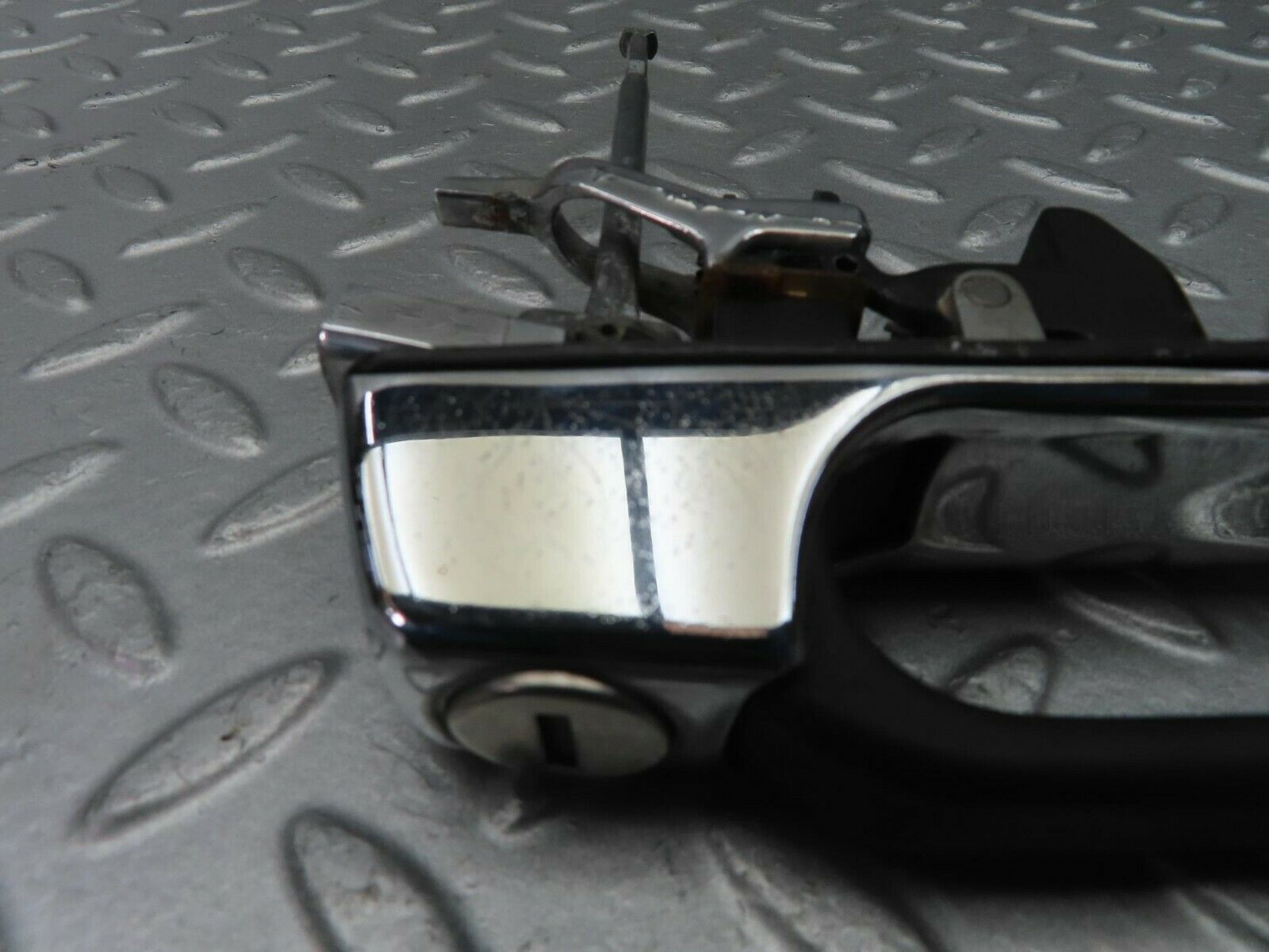 9912 Mercedes-Benz C123 230CE Coupe Front Right Door Handle No Key