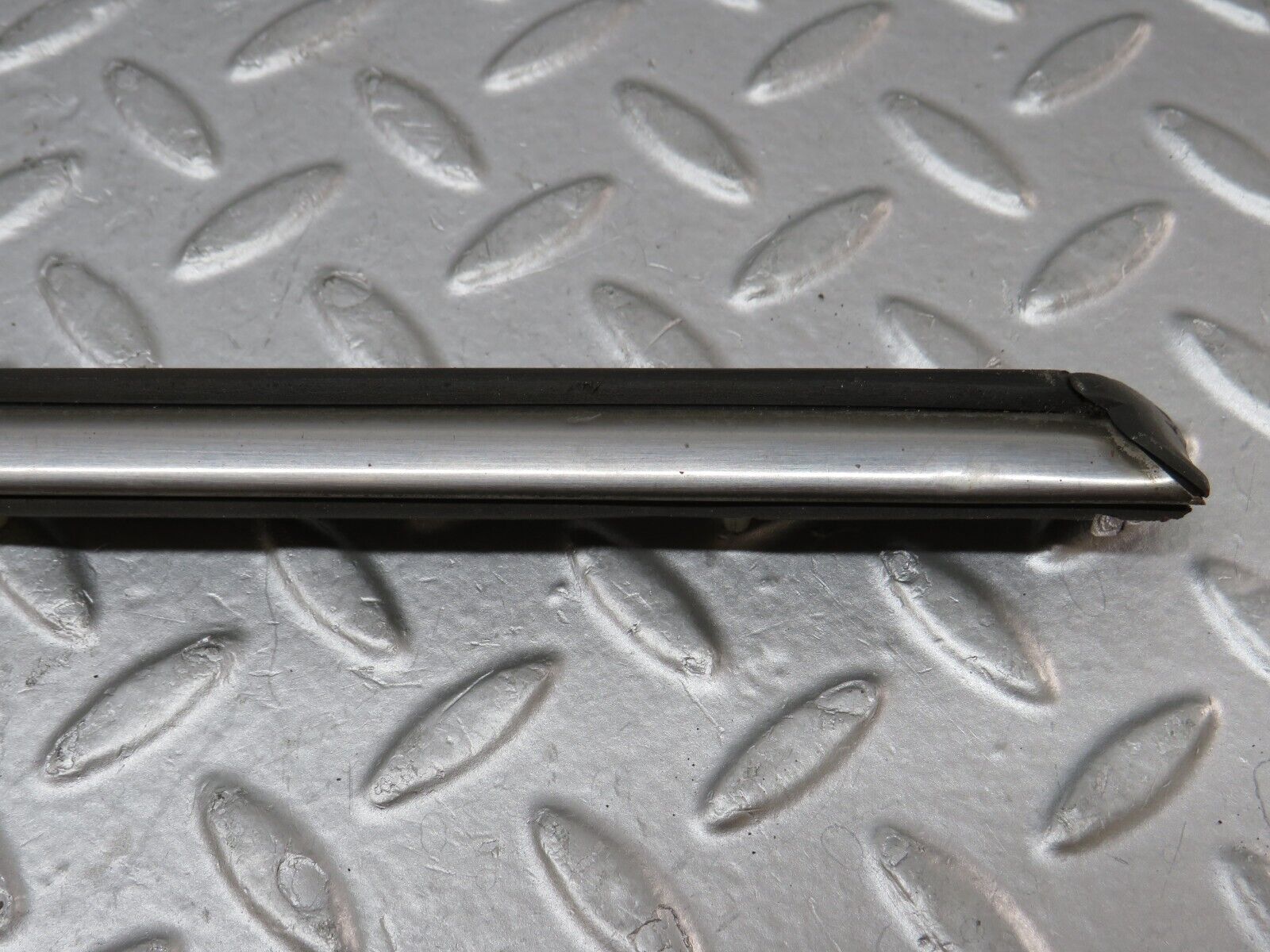 35776 Mercedes-Benz W108 Rear Left Door Centre Moulding Trim