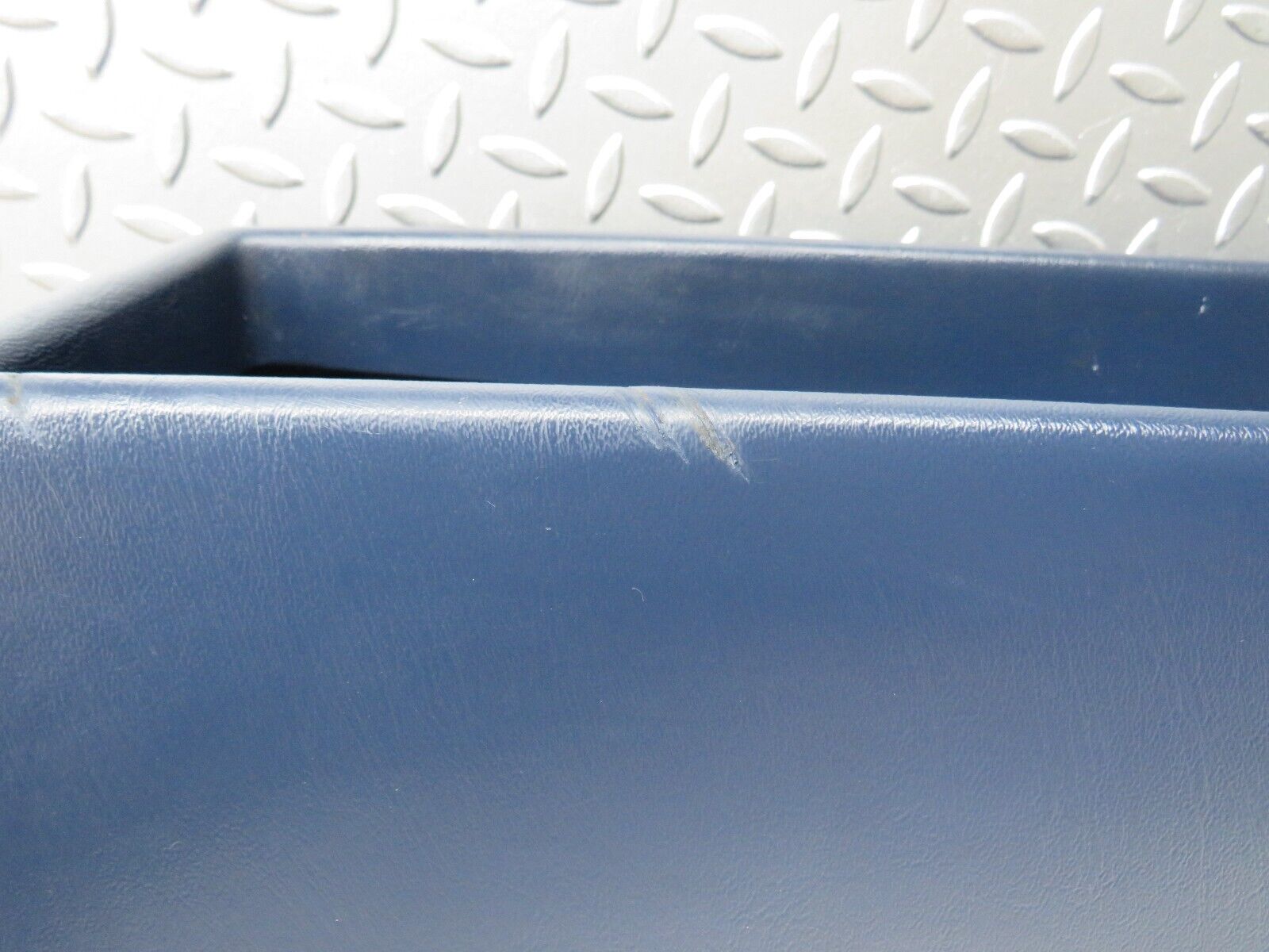 26864 Mercedes-Benz W123 240D Centre Console Blue