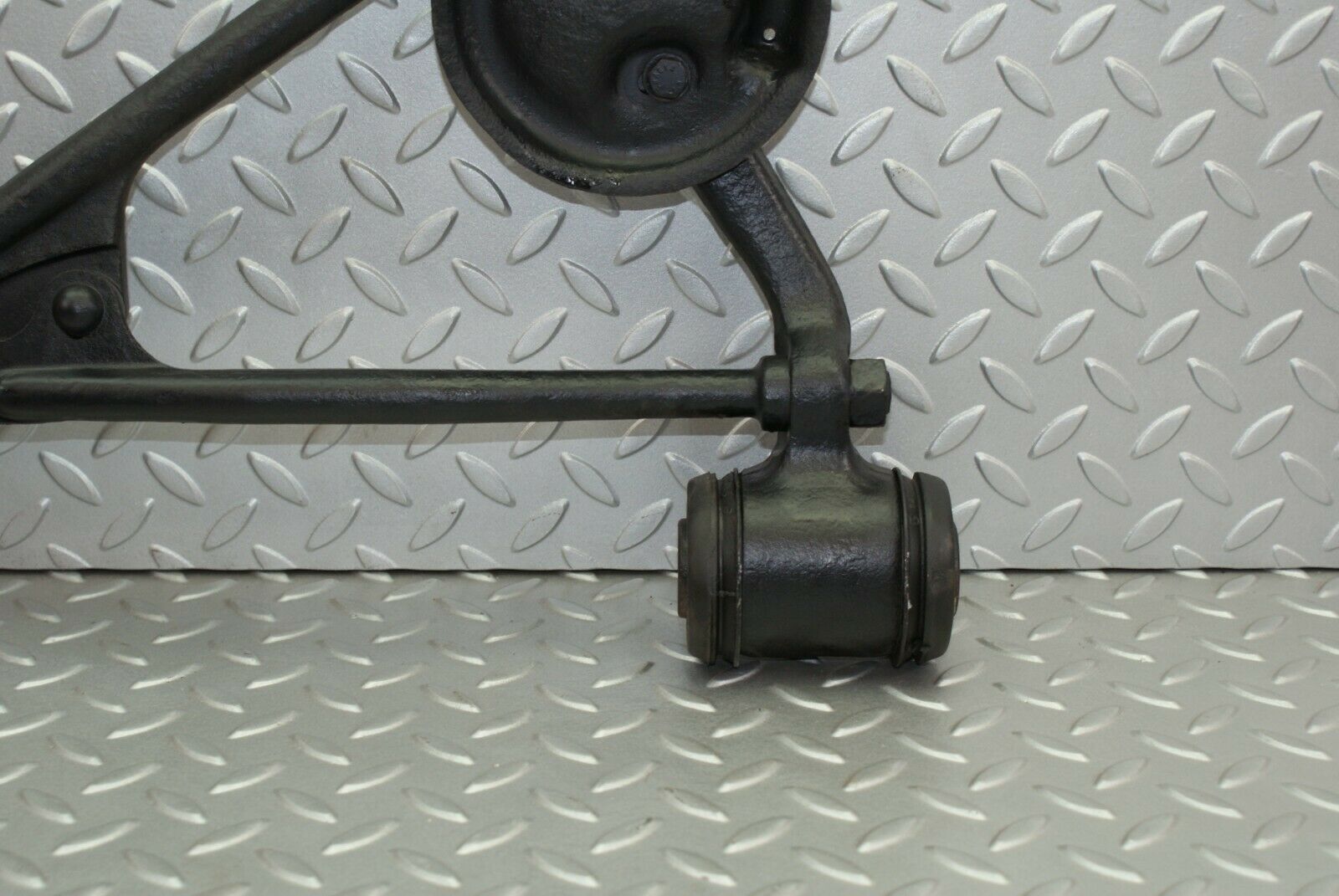 2699 Mercedes-Benz W116 350SE Front Left Lower Control Arm 1163333605