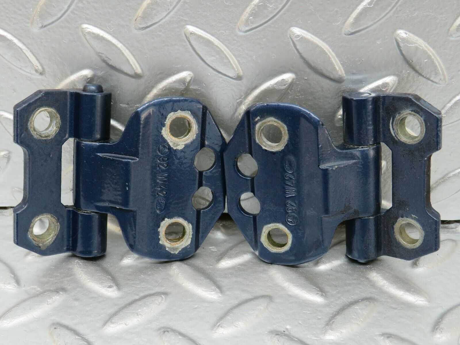 24395 Mercedes-Benz S124 220TE Wagon Door Hinge Left Side