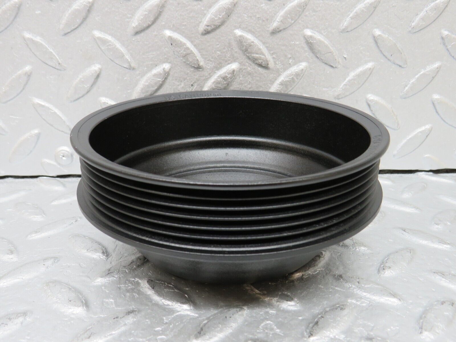 38103 Mercedes-Benz A124 320E Cabriolet Water Pump Pulley 1042300015