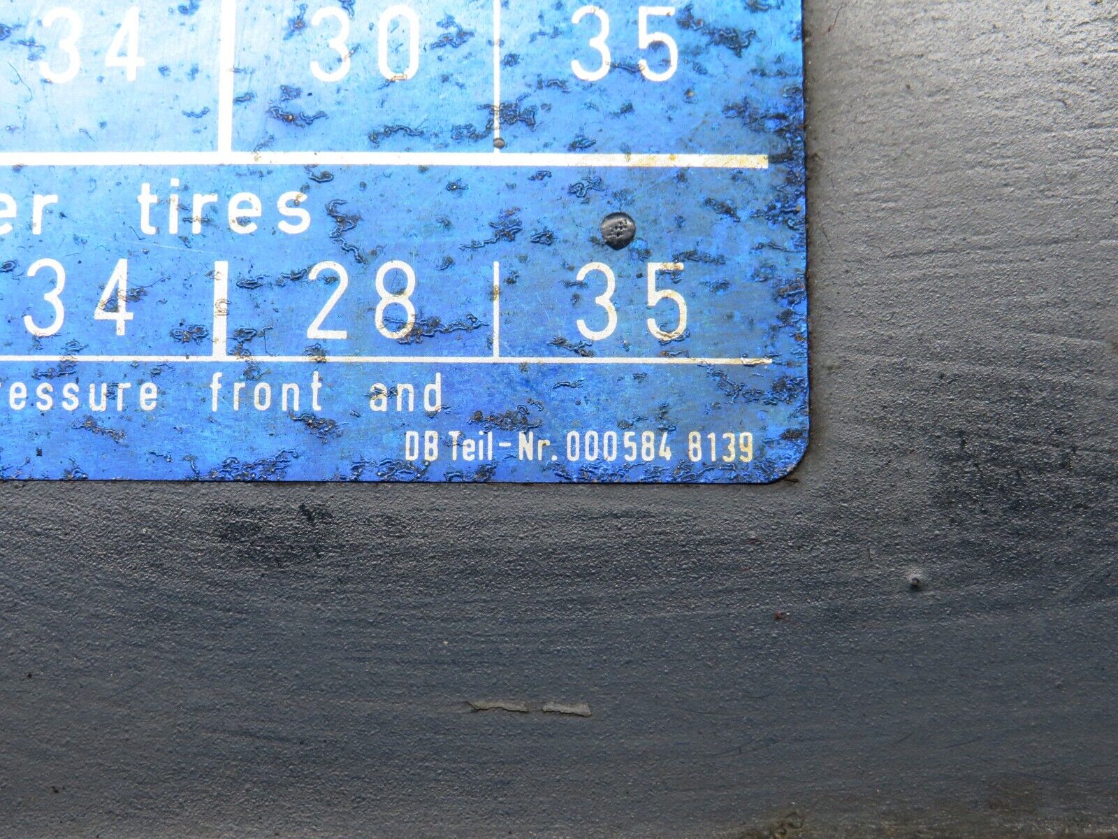 40350 Mercedes-Benz W110 230 Fuel Tank Flap Cap 0005848139