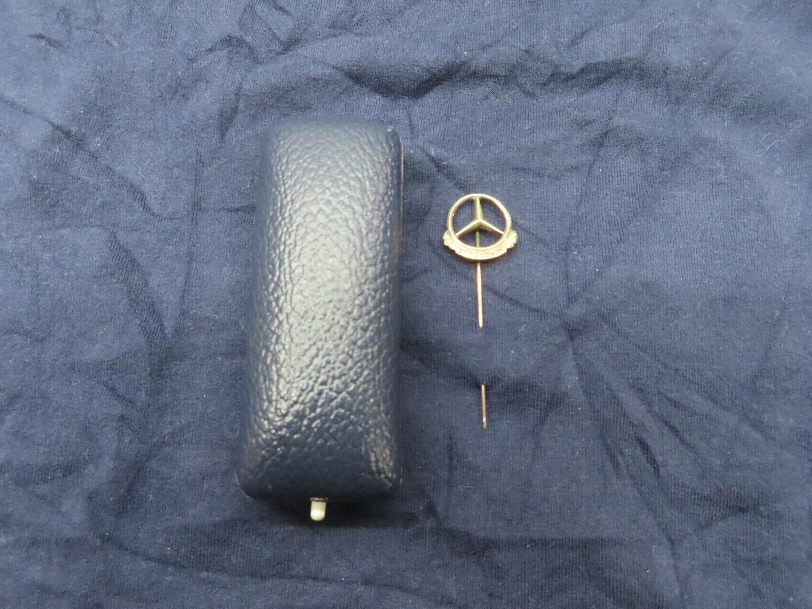 13107 Mercedes-Benz Award Badge Lapel Pin 250000 Km Gold Plated