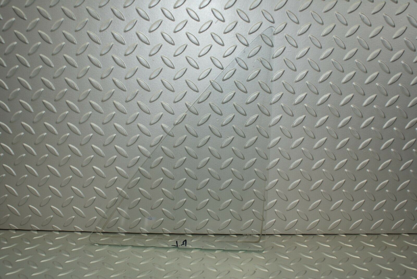 3100 Mercedes-Benz W115 220D Rear Left Quarter Glass