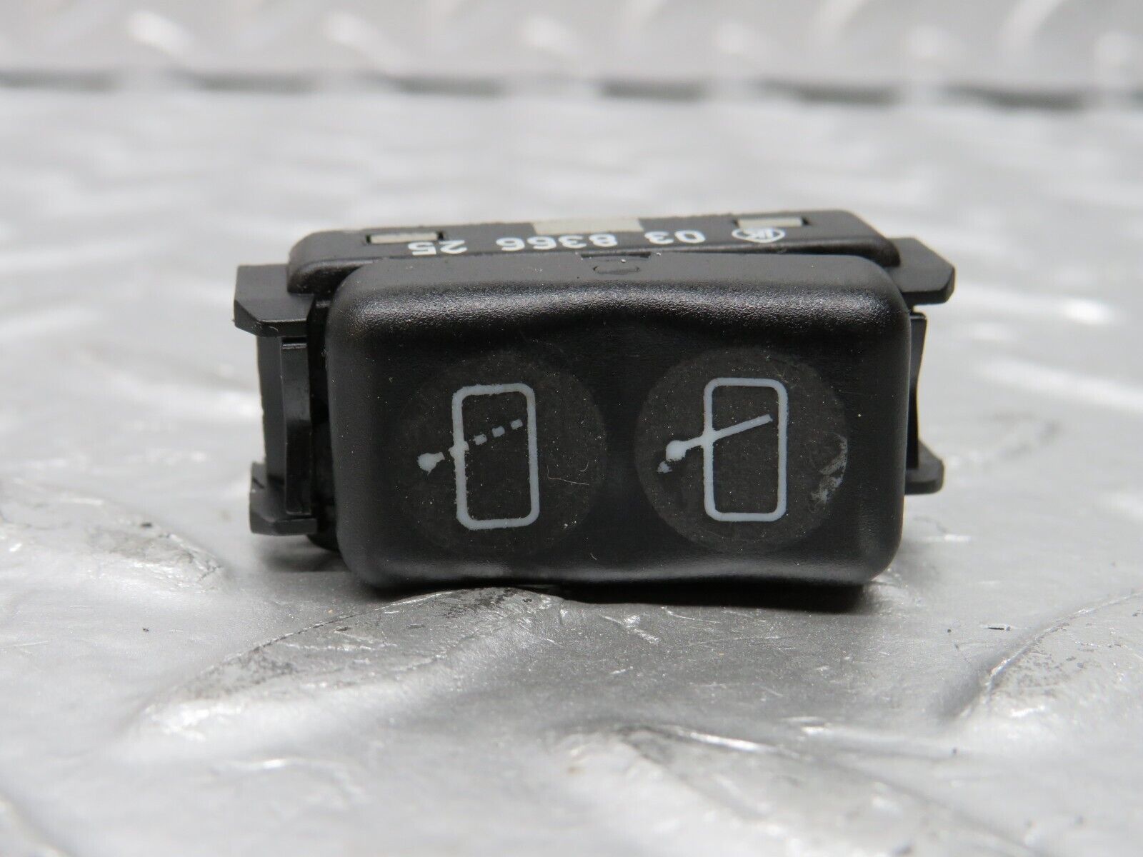 31377 Mercedes-Benz S124 220TE Wagon Windscreen Wiper Switch 1248210151