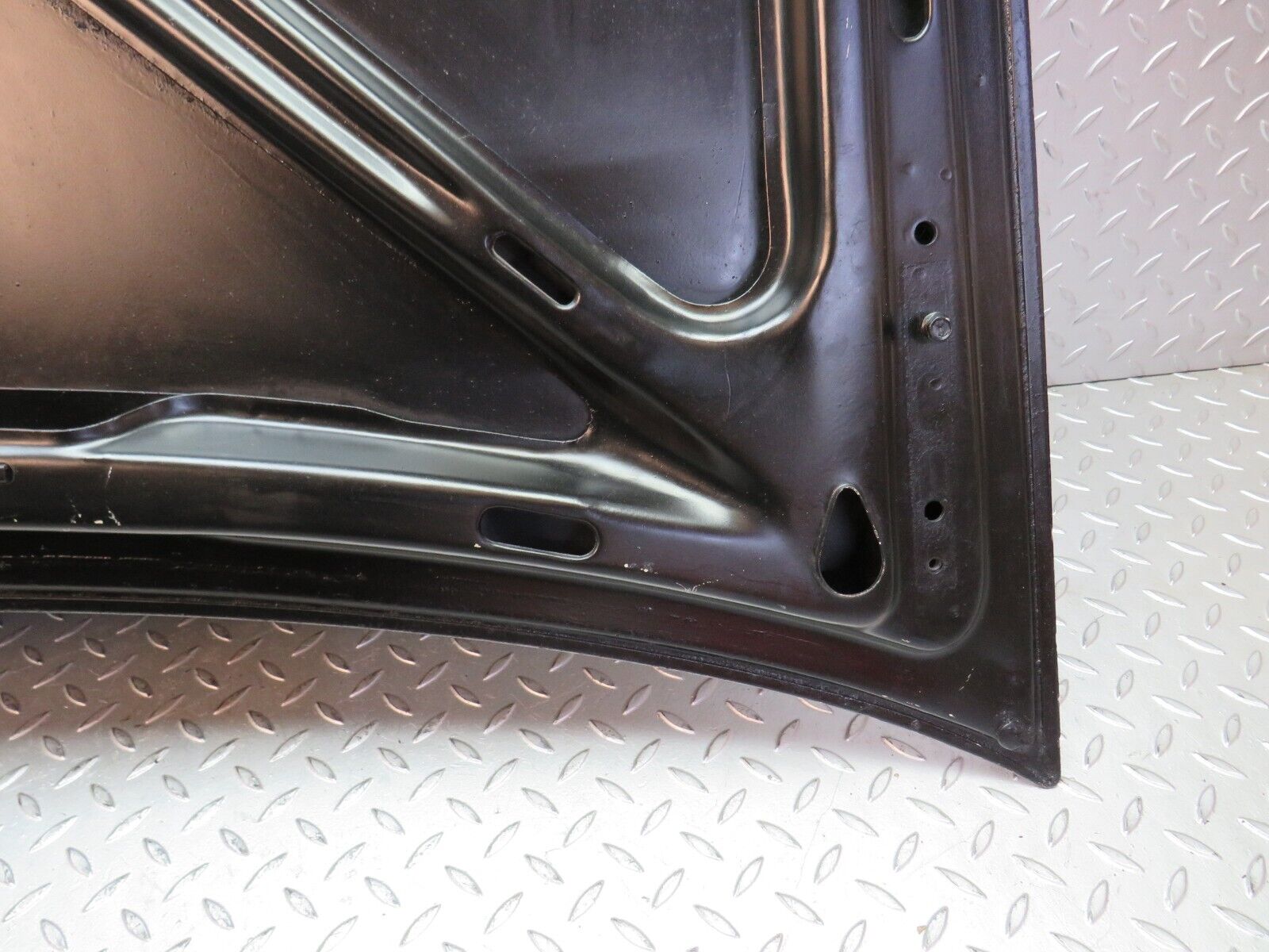 0117 Mercedes-Benz W116 350SE Boot Lid