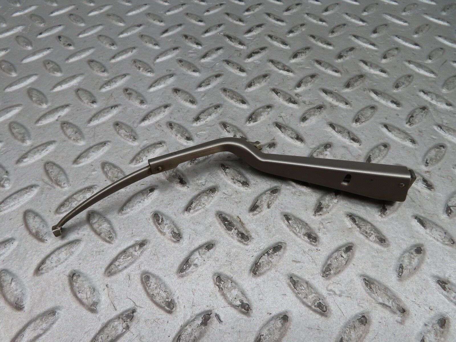 17875 Mercedes-Benz W116 450SEL Headlight Wiper Arm Right