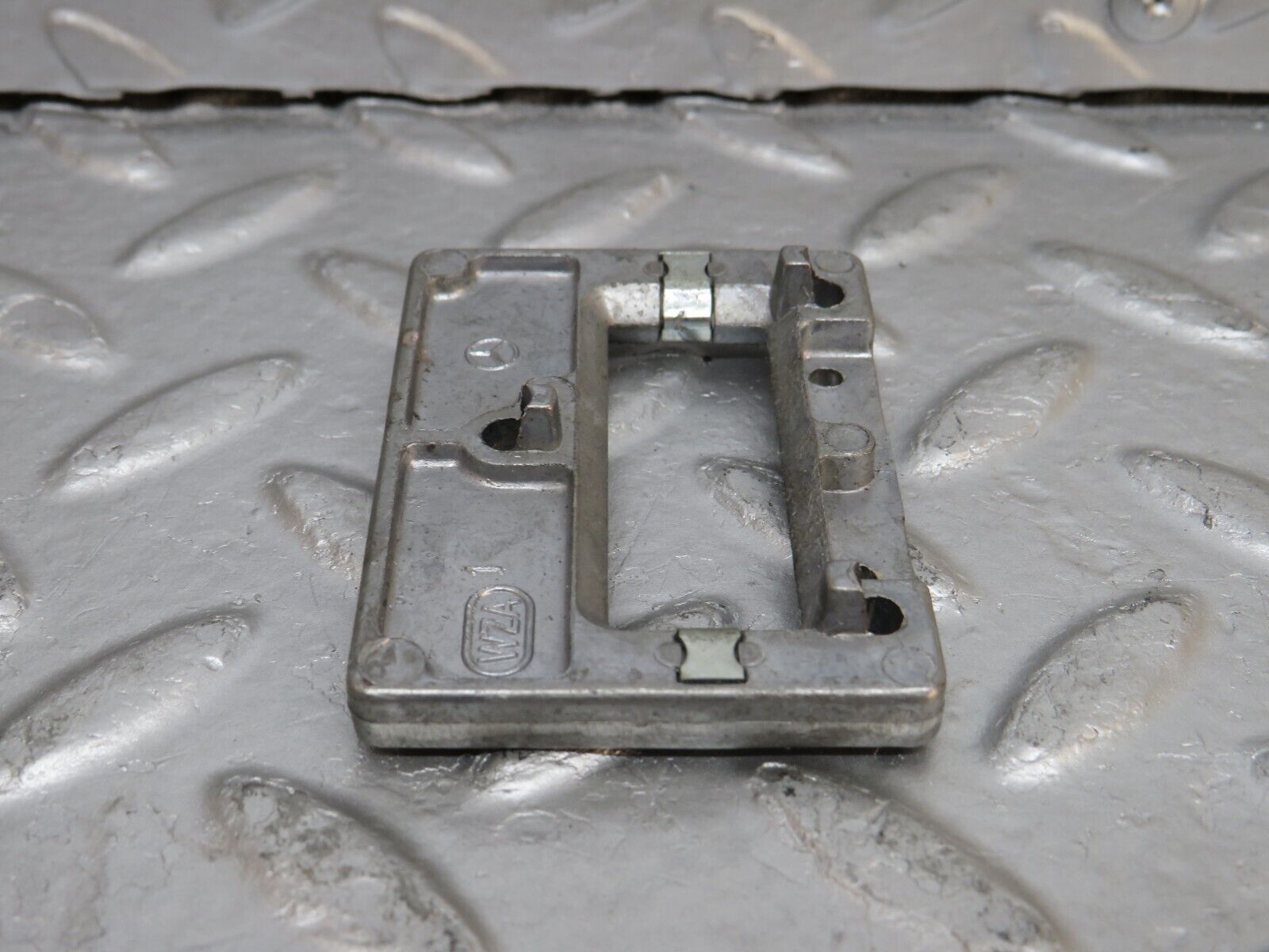 29325 Mercedes-Benz W124 230E Rear View Mirror Bracket