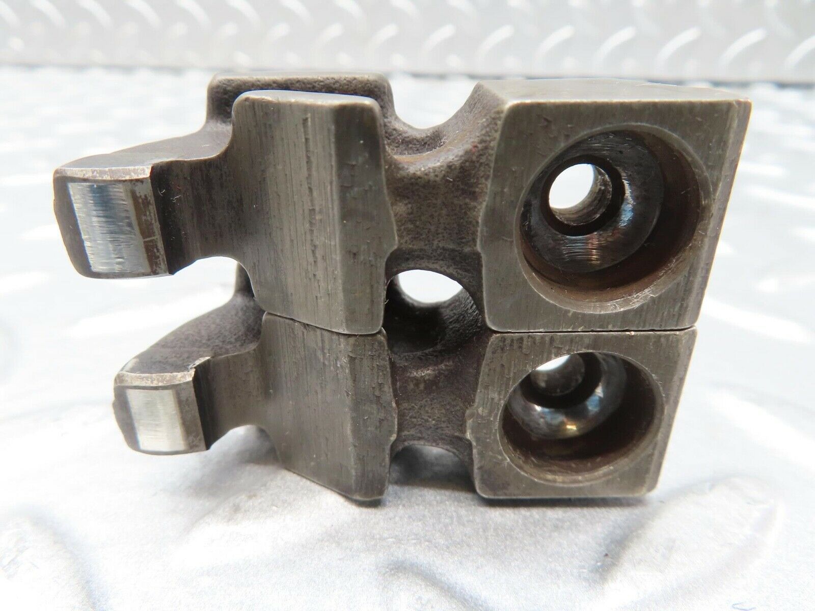 16748 Mercedes-Benz C107 380SLC Valve Rocker Arm