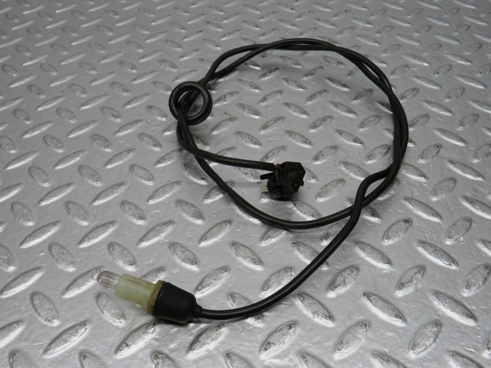 31519 Mercedes-Benz S124 220TE Front Wing Indicator Cable Wire 1249971881