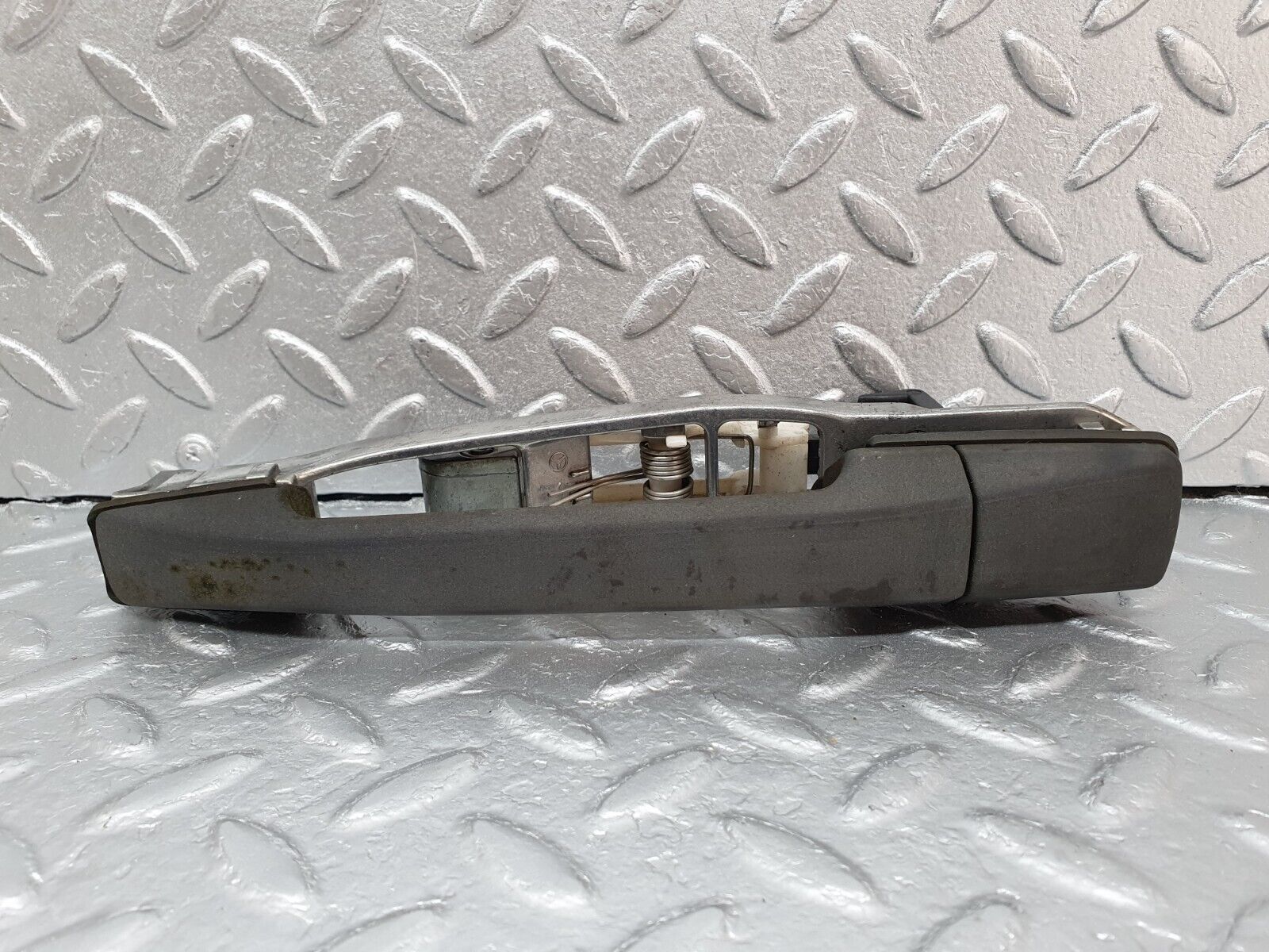 41494 Mercedes-Benz W124 200E Rear Left Door Exterior Handle