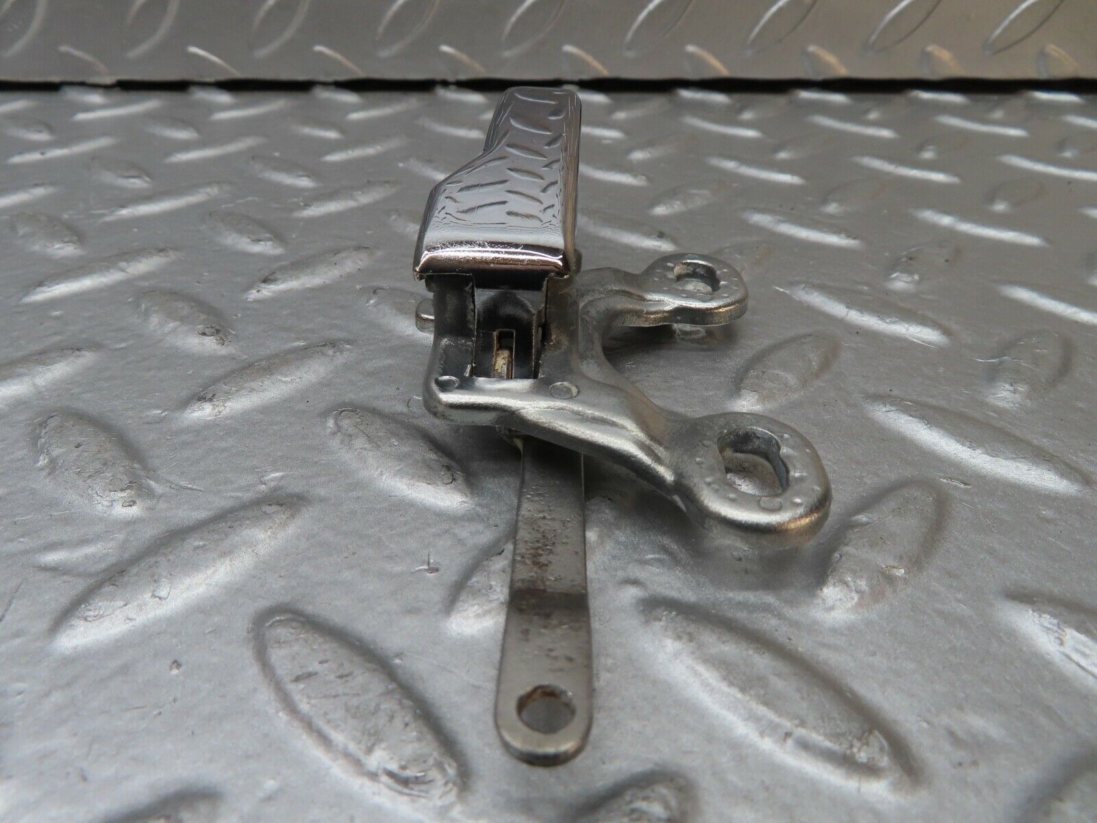 20842 Mercedes-Benz W114 250CE Coupe Left Interior Door Handle 1107660319