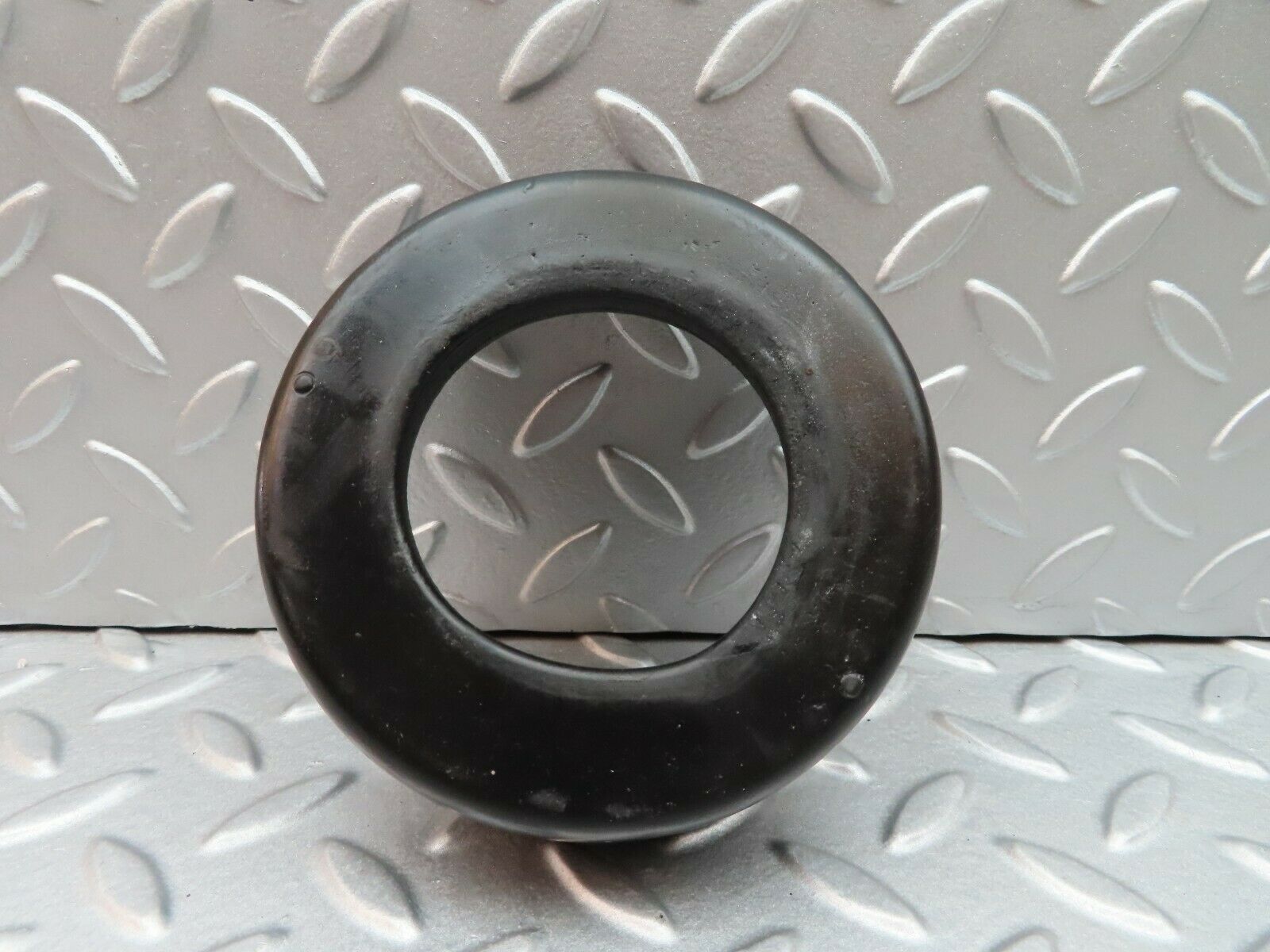 5551 Mercedes-Benz W124 230E Spring Mounting 2013211084