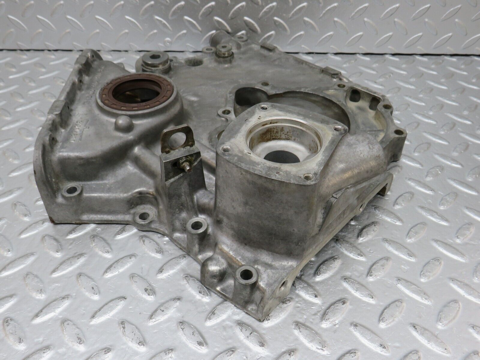 34526 Mercedes-Benz C126 380SEC Coupe Timing Chain Cover 1160152001