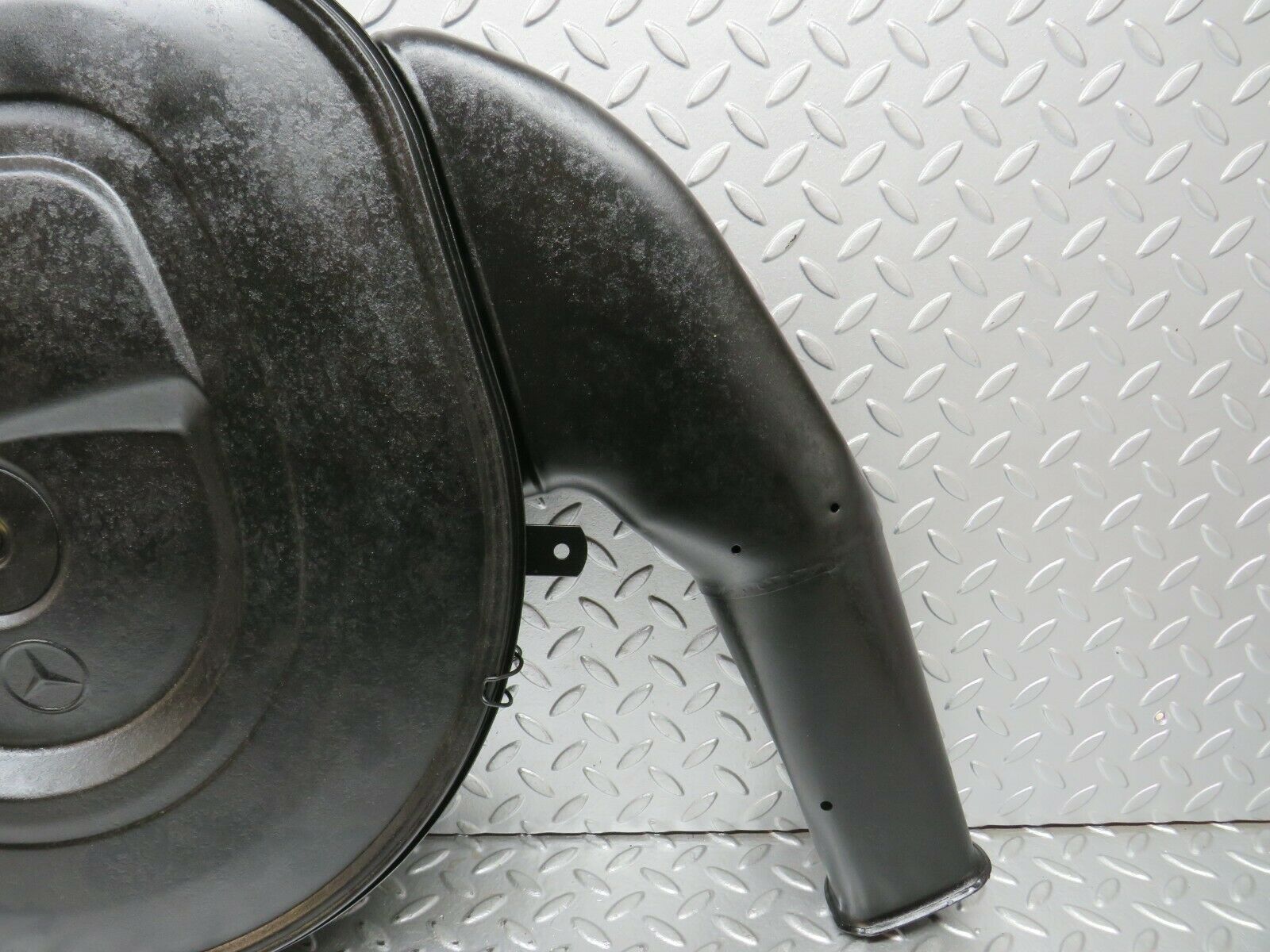 23686 Mercedes-Benz W116 350SE Air Filter Box Housing 0080948902