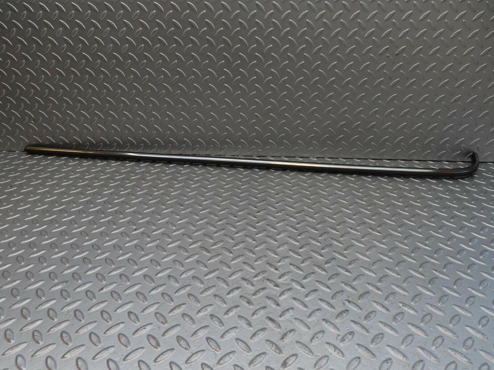 13450 Mercedes-Benz W123 200 Rear Left Fender Wing Centre Moulding Trim