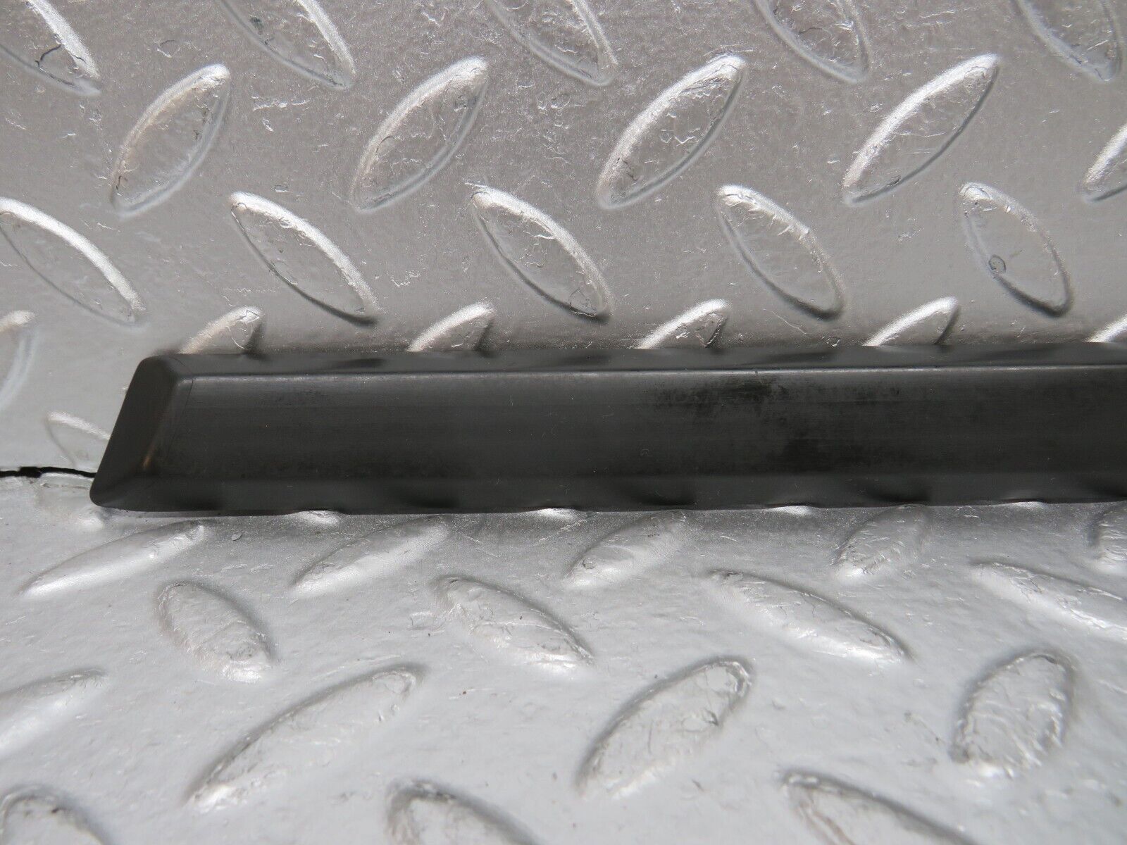 30785 Mercedes-Benz W201 190E 2.0L Rear Left Fender Wing Centre Moulding Trim