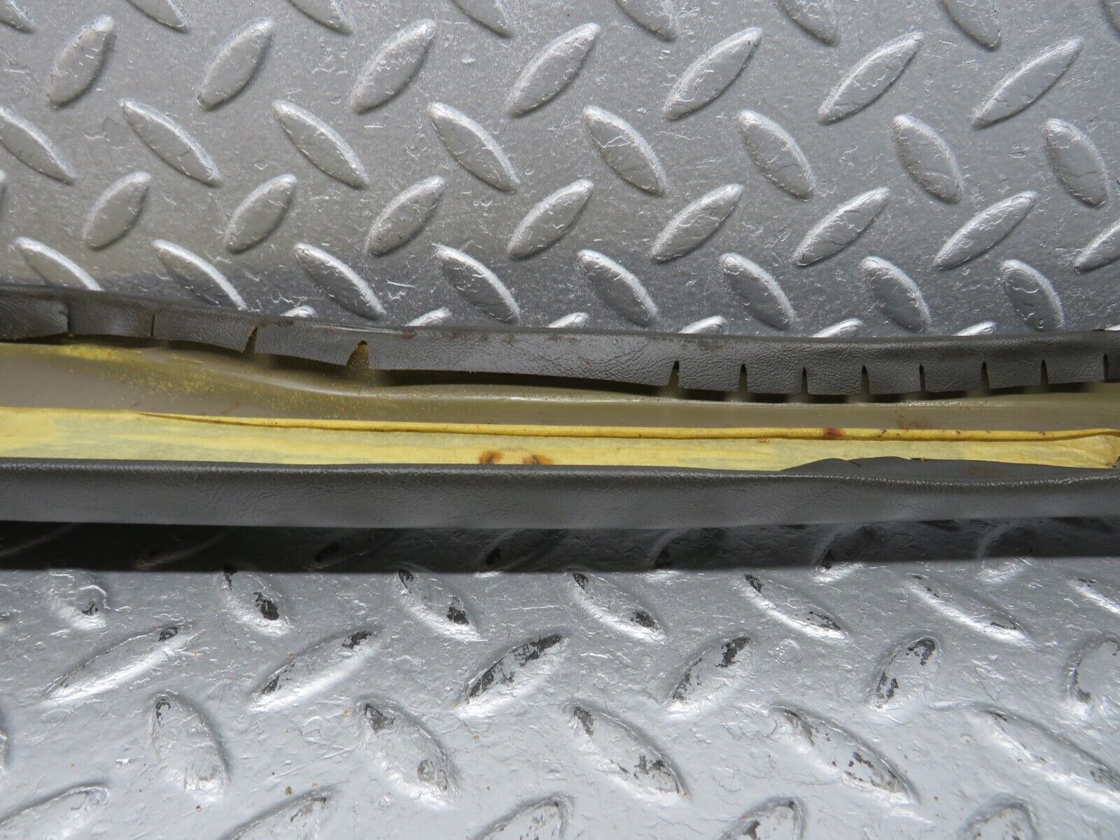 40241 Mercedes-Benz W110 230 B Pillar Cover Left Side