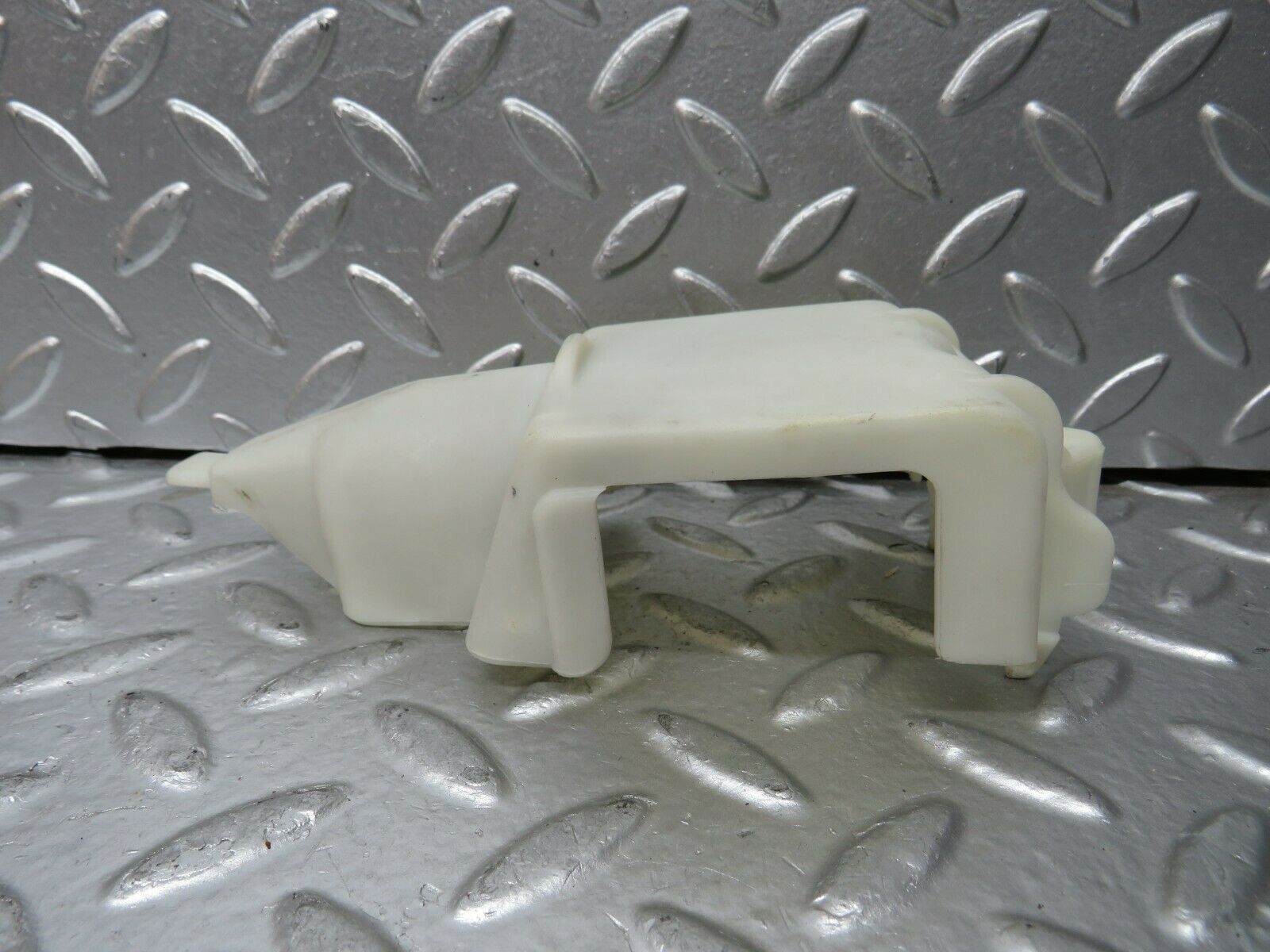 24266 Mercedes-Benz S124 220TE Rear Door Lock Vacuum Actuator Cover 1248050590