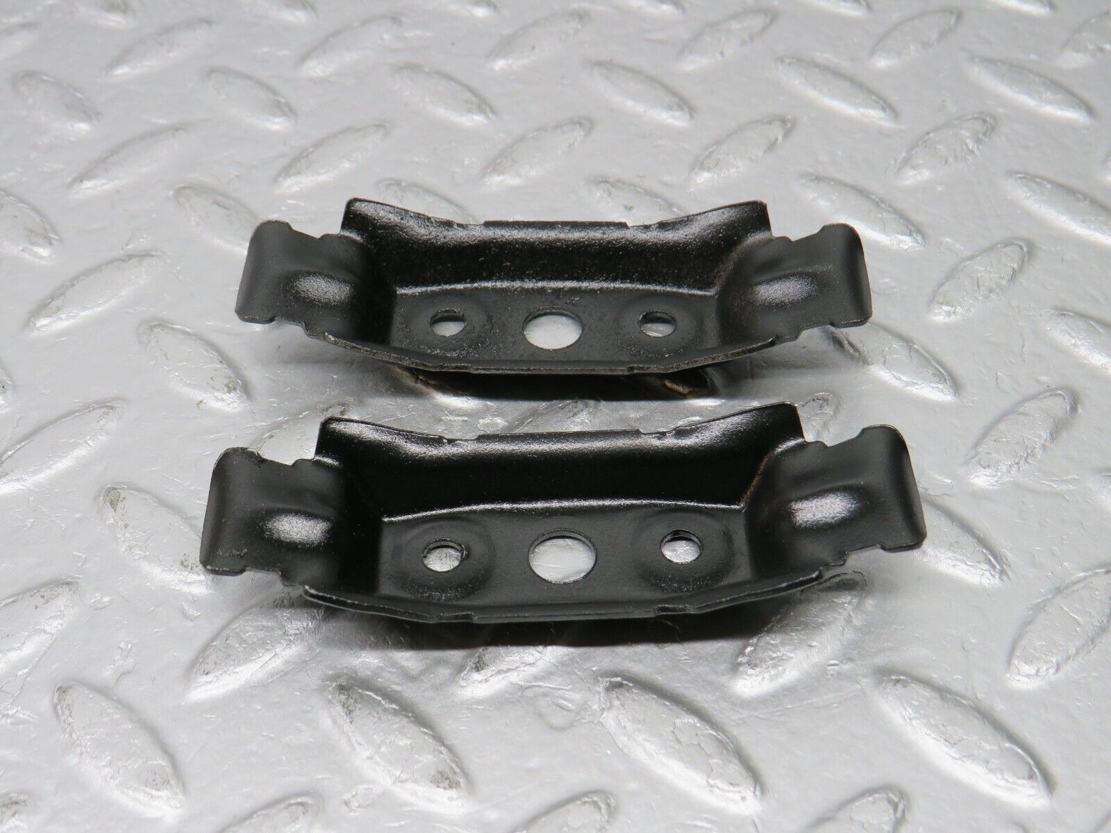 38531 Mercedes-Benz R129 280SL Coupe Fuel Pump Fuel Filter Holder Bracket 2x