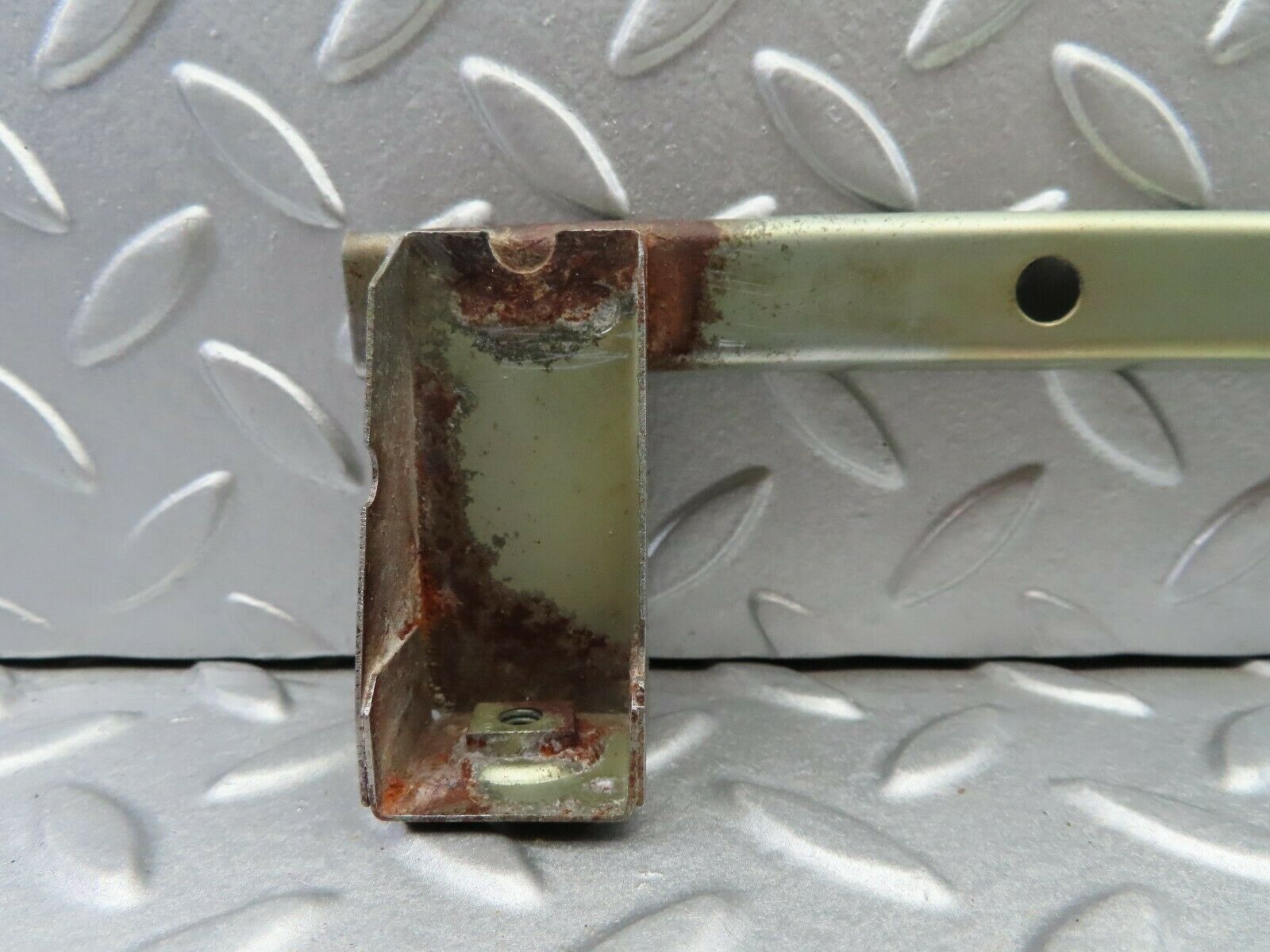 6222 Mercedes-Benz W126 380SE Rear Left Window Channel