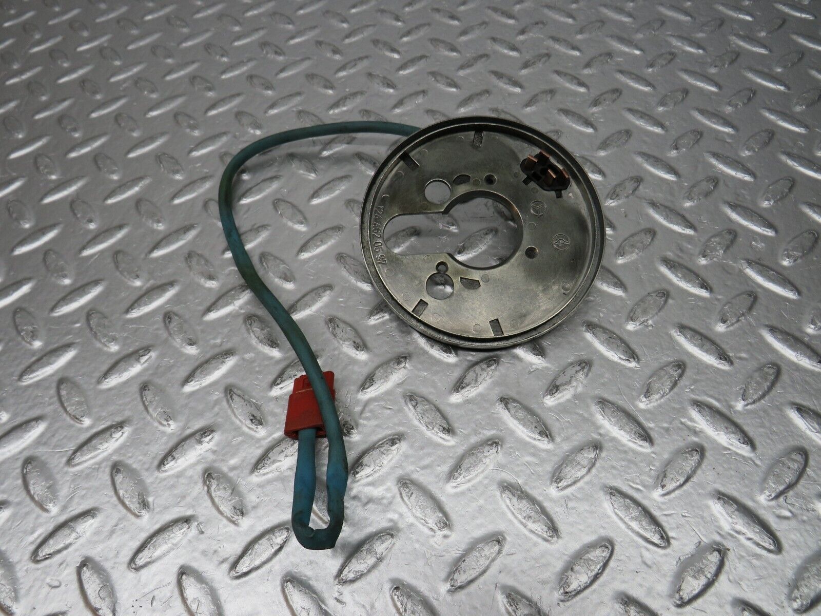 31747 Mercedes-Benz W201 190LE 1.8L Steering Wheel Contact Plate 1244620597