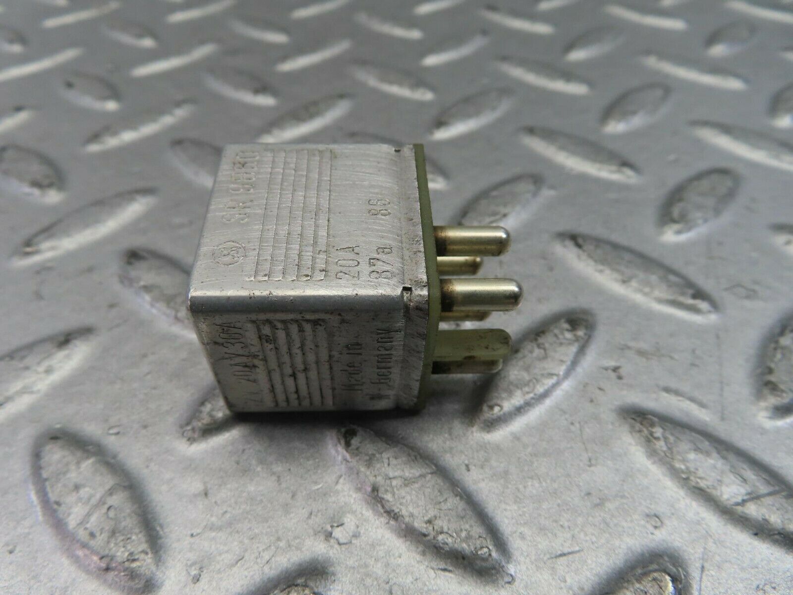 9717 Mercedes-Benz C123 280CE Coupe Multi Purpose Relay 0015420219