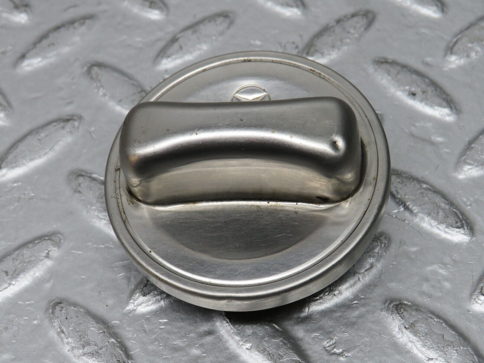 29525 Mercedes-Benz W124 230E Fuel Tank Cap 1244700005