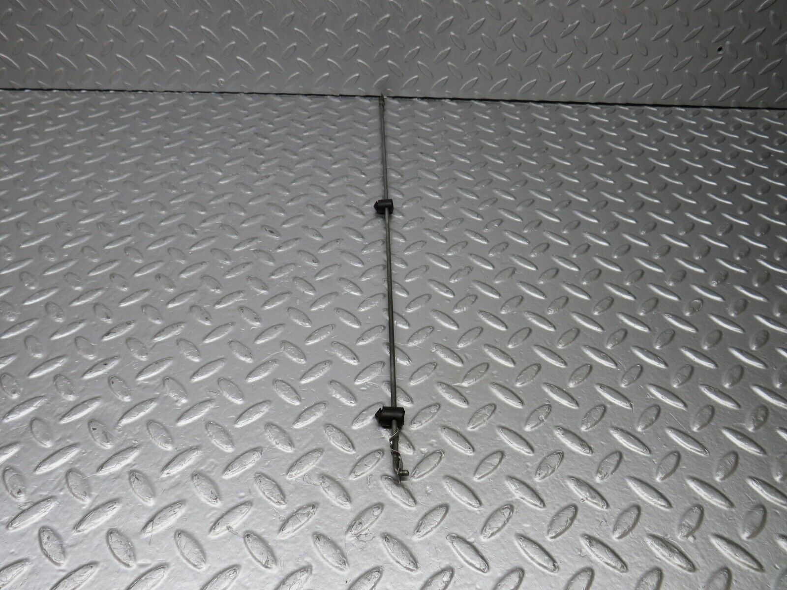 40456 Mercedes-Benz W110 230 Front Door Lock Control Bar