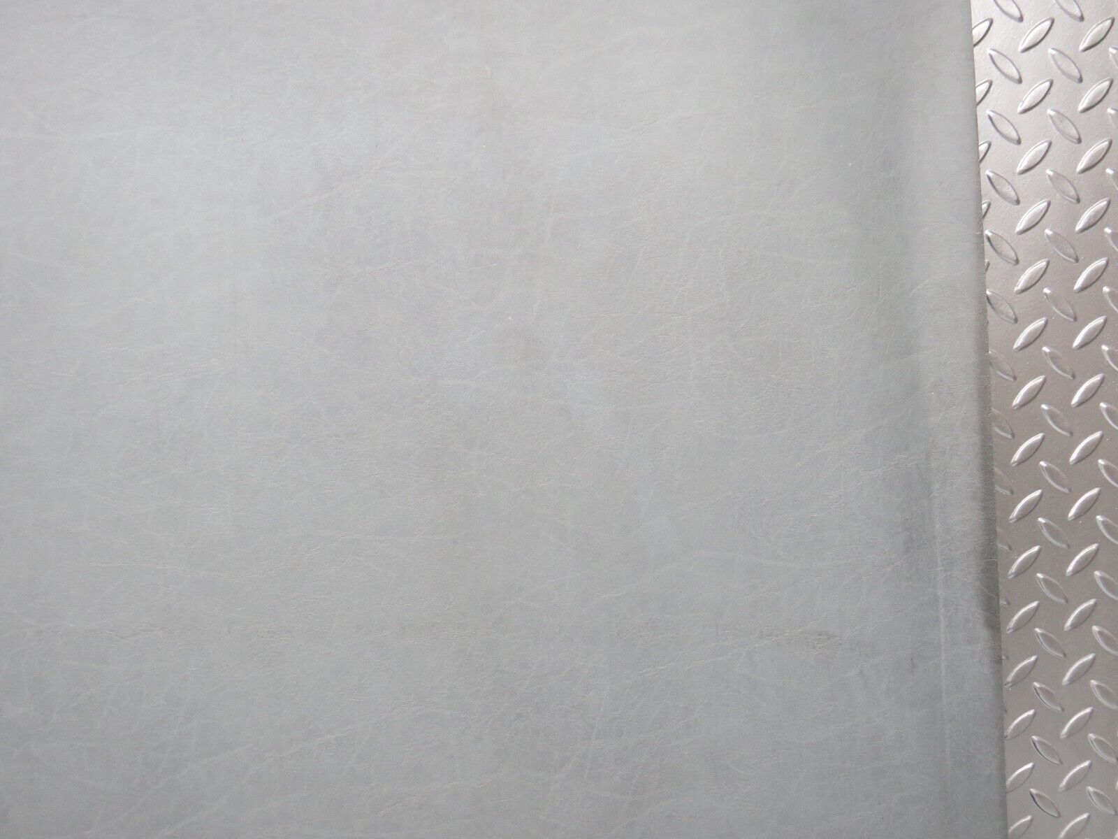 31499 Mercedes-Benz S124 220TE Wagon Trunk Roll Compartment Cover