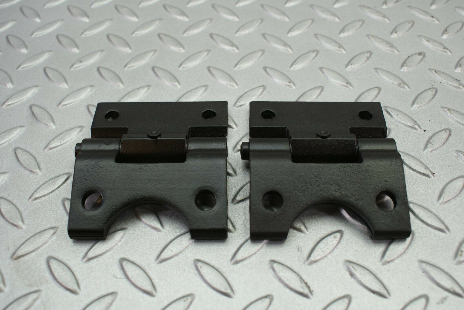 2559 Mercedes-Benz W116 350SE Door Hinges Front Right