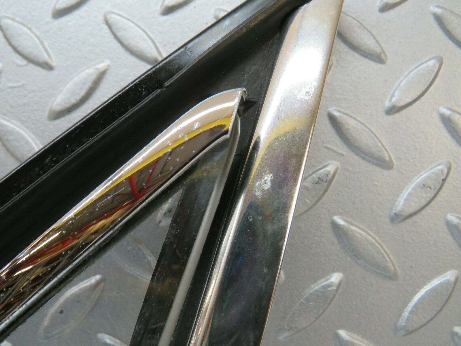 23648 Mercedes-Benz W114 280E Front Left Quarter Window