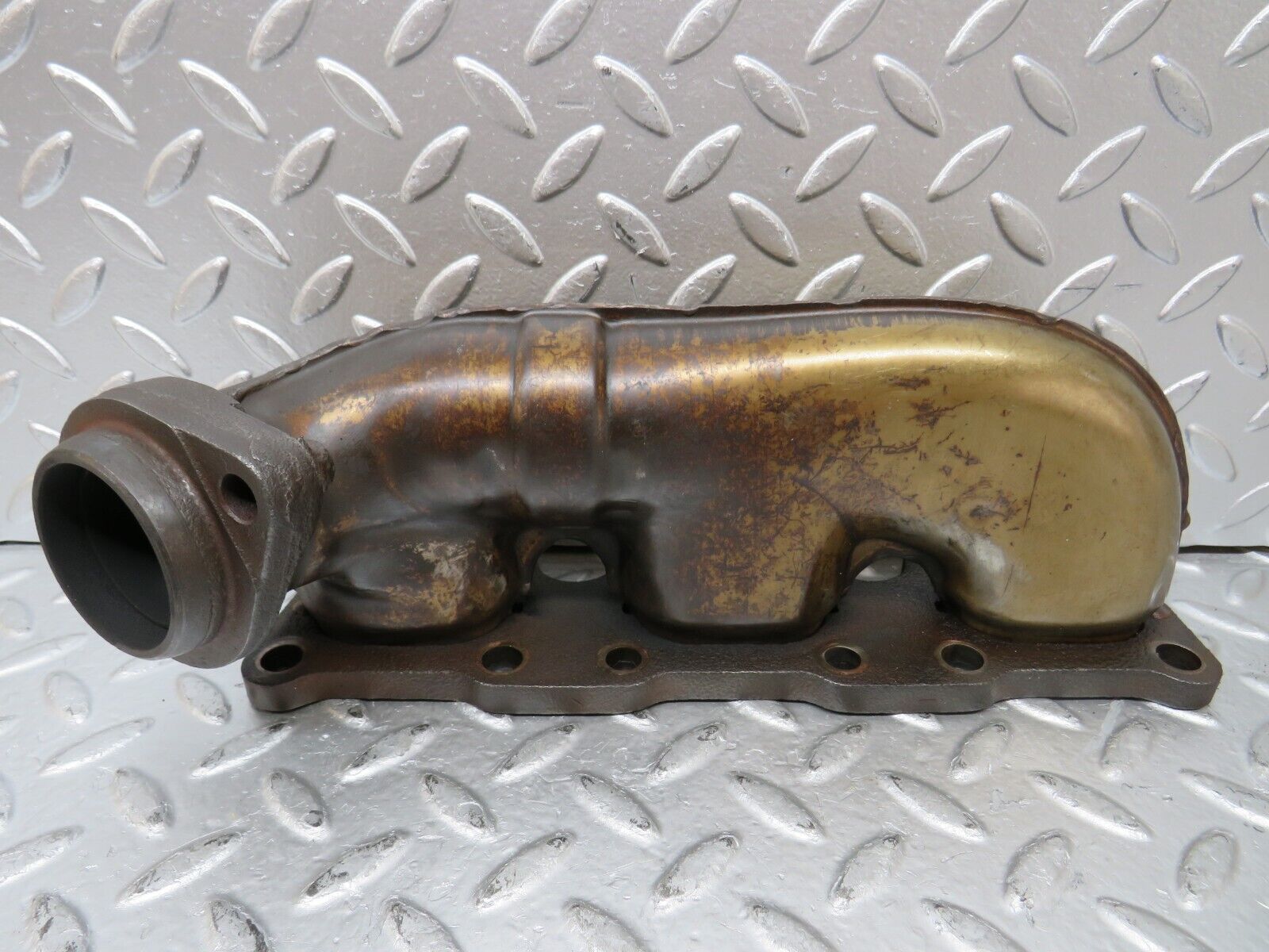 25988 Mercedes-Benz W124 280E Exhaust Manifold 4-6