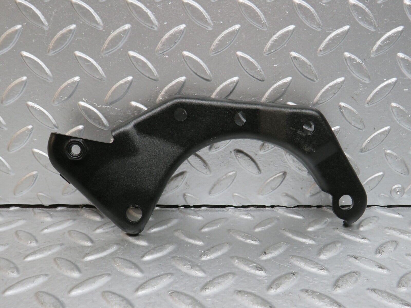 29559 Mercedes-Benz W124 230E Power Steering Pump Bracket