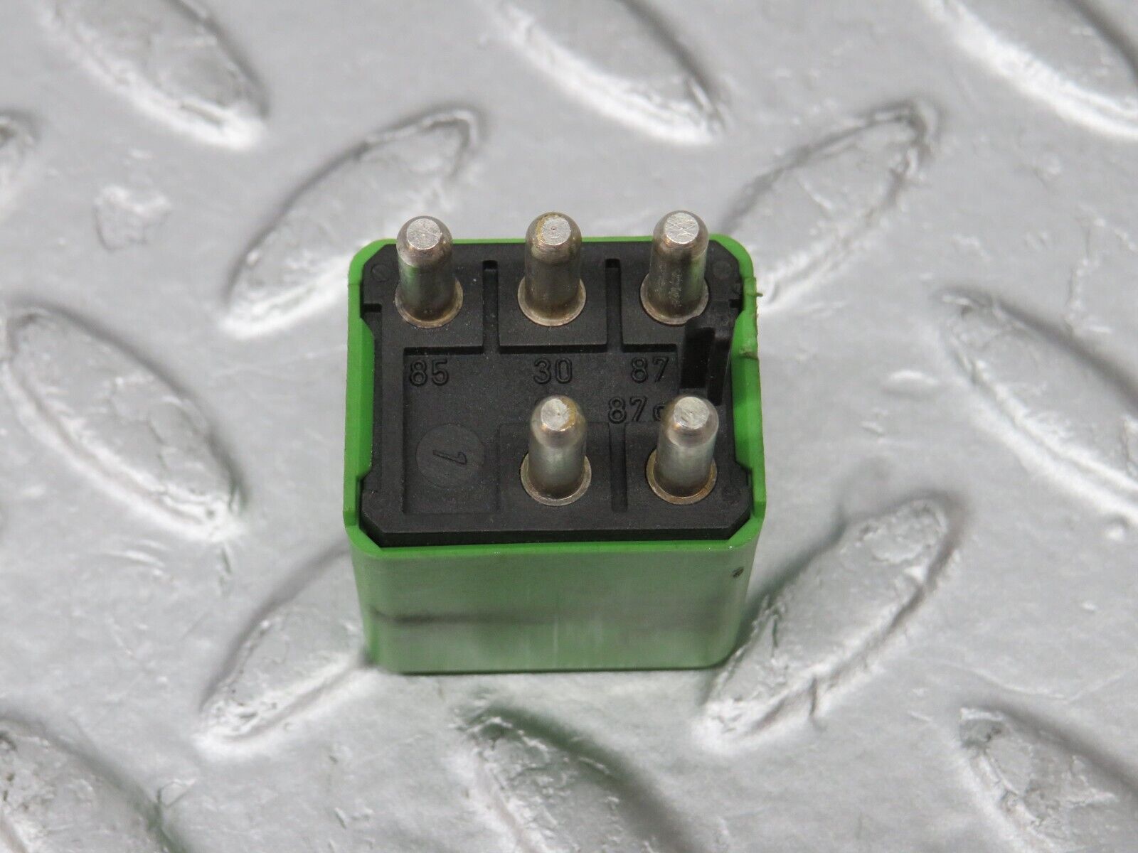 36087 Mercedes-Benz W126 420SE Headlight Wiper Relay 1268202026