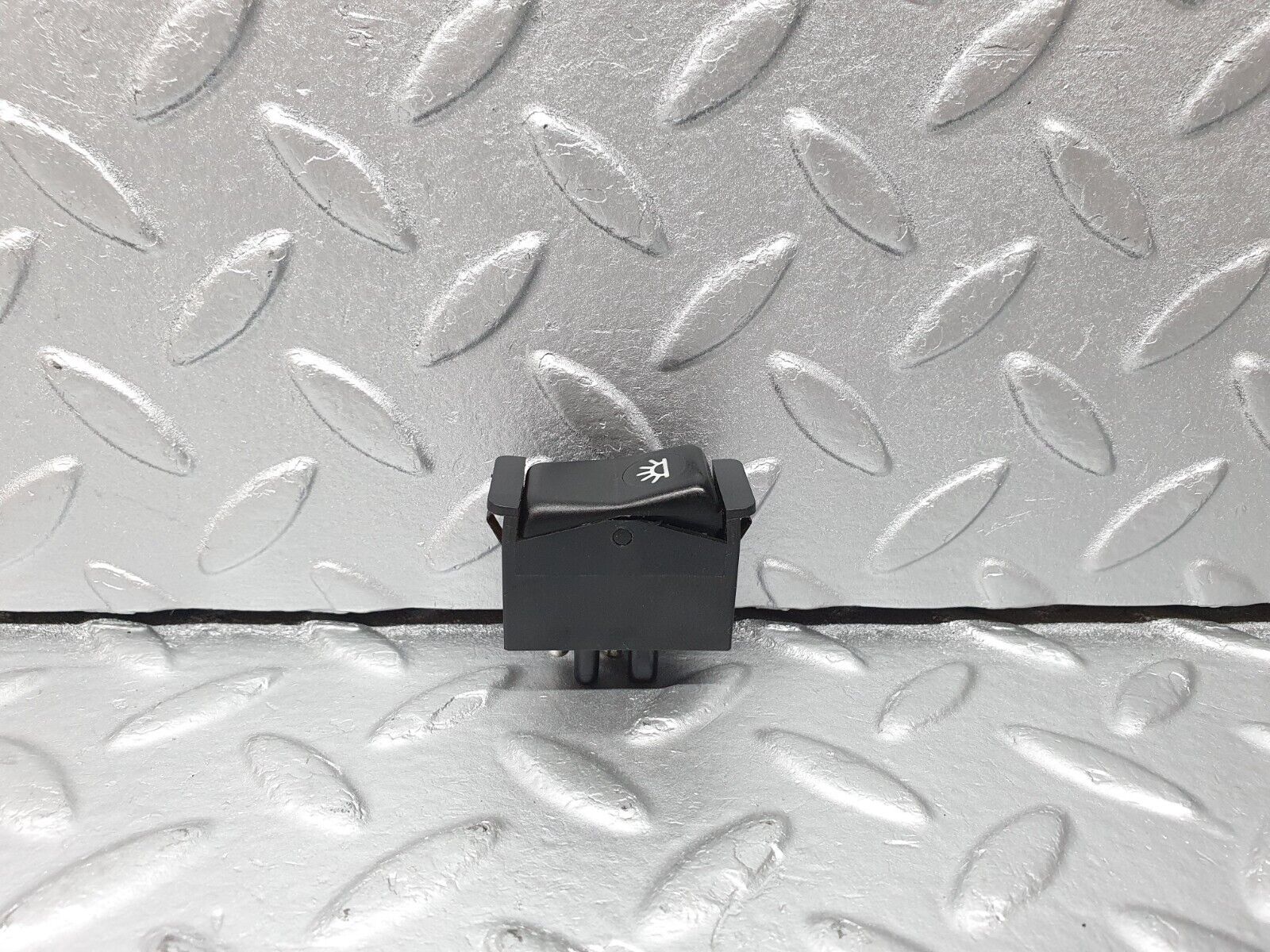 40766 Mercedes-Benz W123 300D Interior Light Switch 0008205910