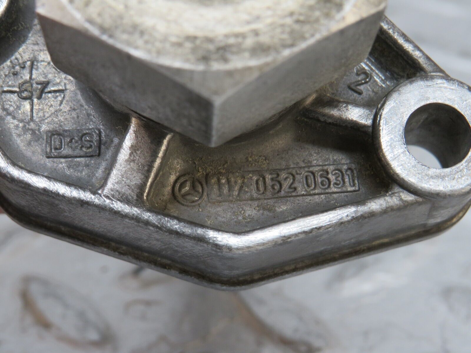 37146 Mercedes-Benz C126 420SEC Coupe Timing Chain Tensioner 1170520631