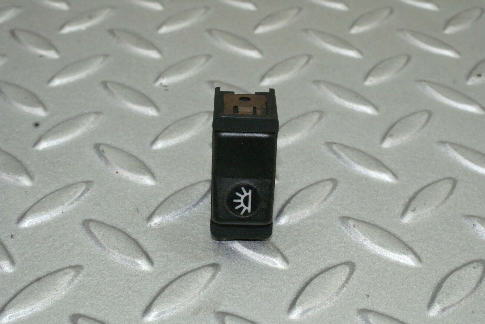 2612 Mercedes-Benz W116 350SE Interior Dome Light Switch 0008205810