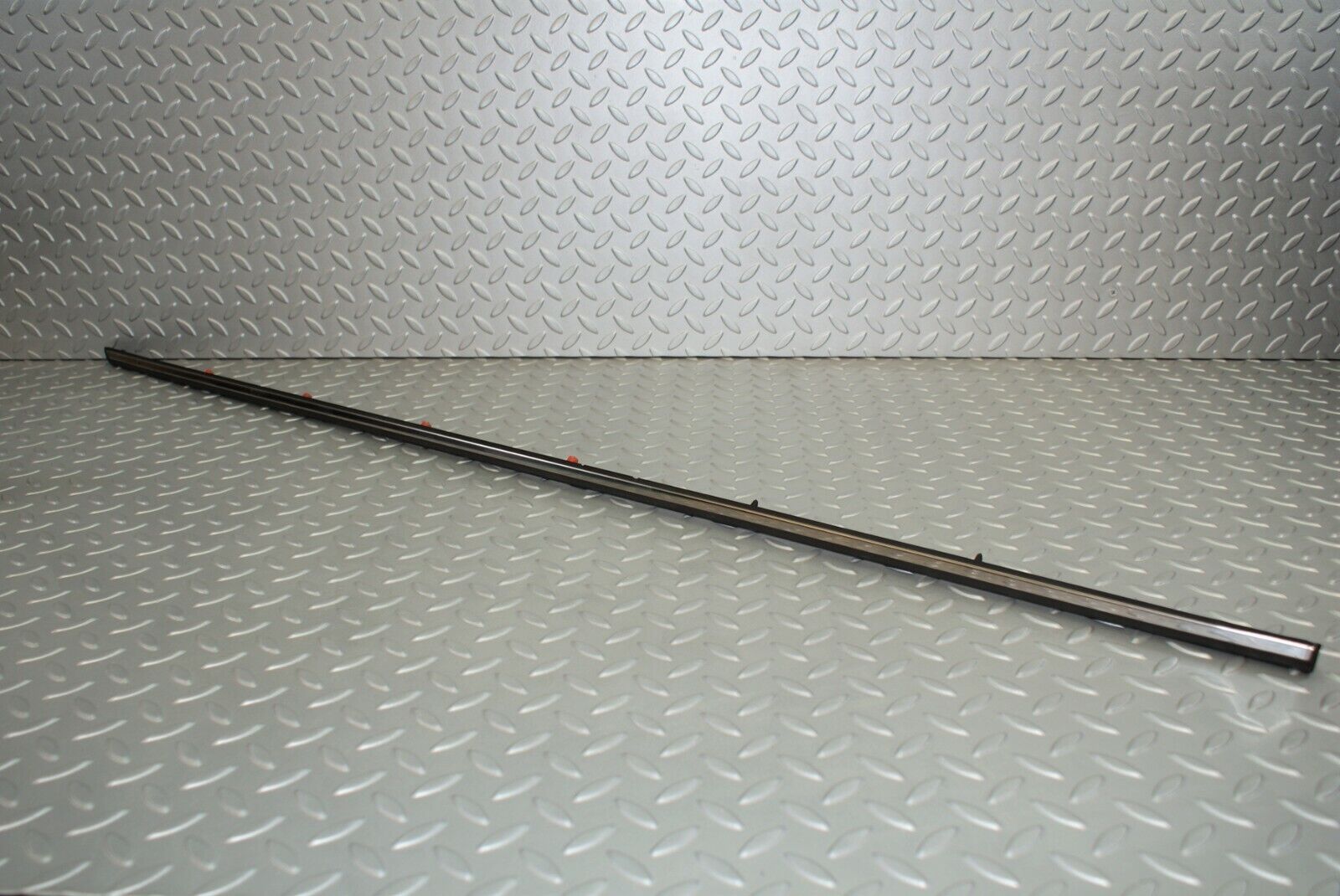 2946 Mercedes-Benz C123 280CE Coupe Left Door Centre Moulding Trim