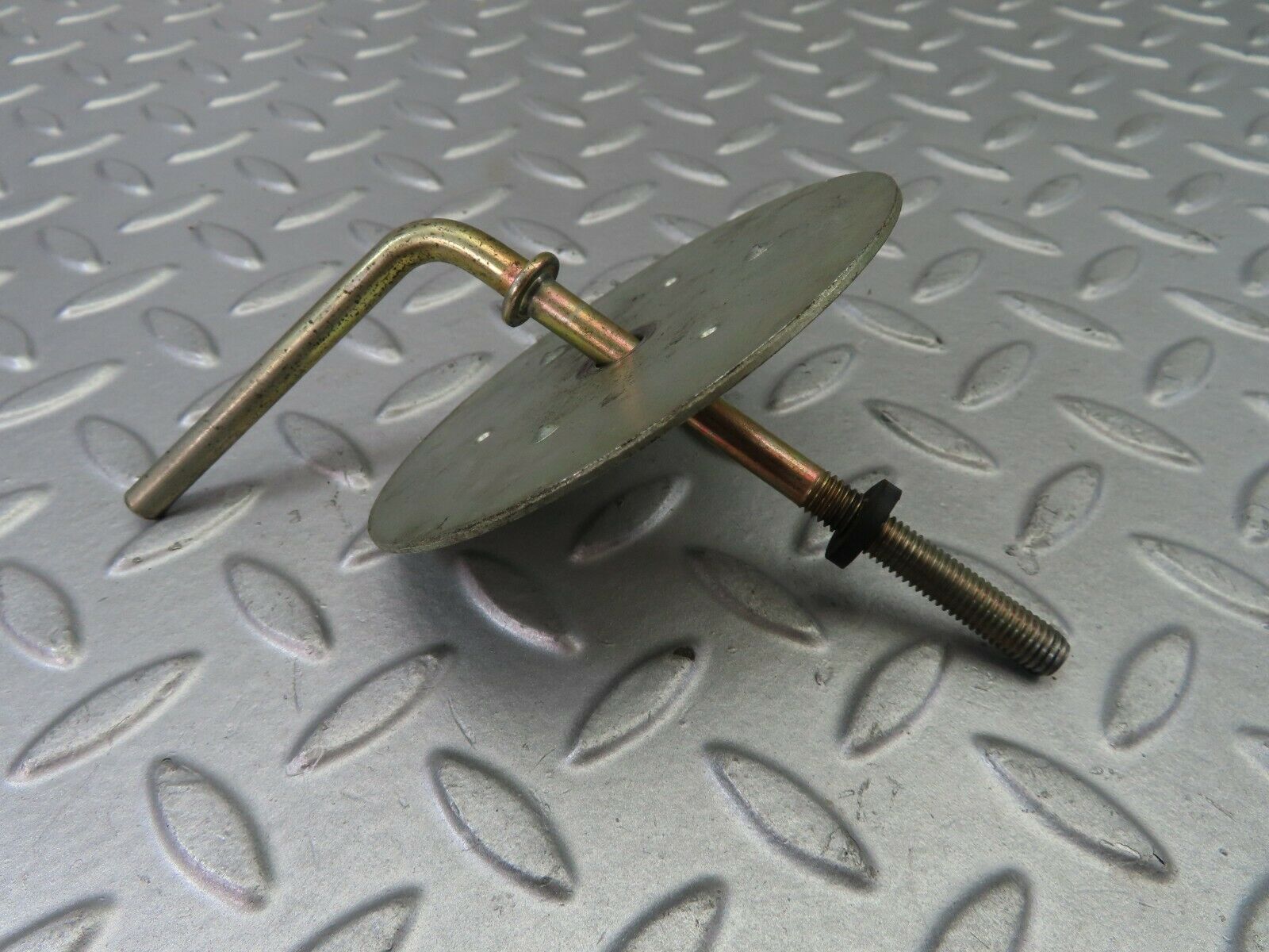 7734 Mercedes-Benz S123 230TE Wagon Spare Wheel Holder