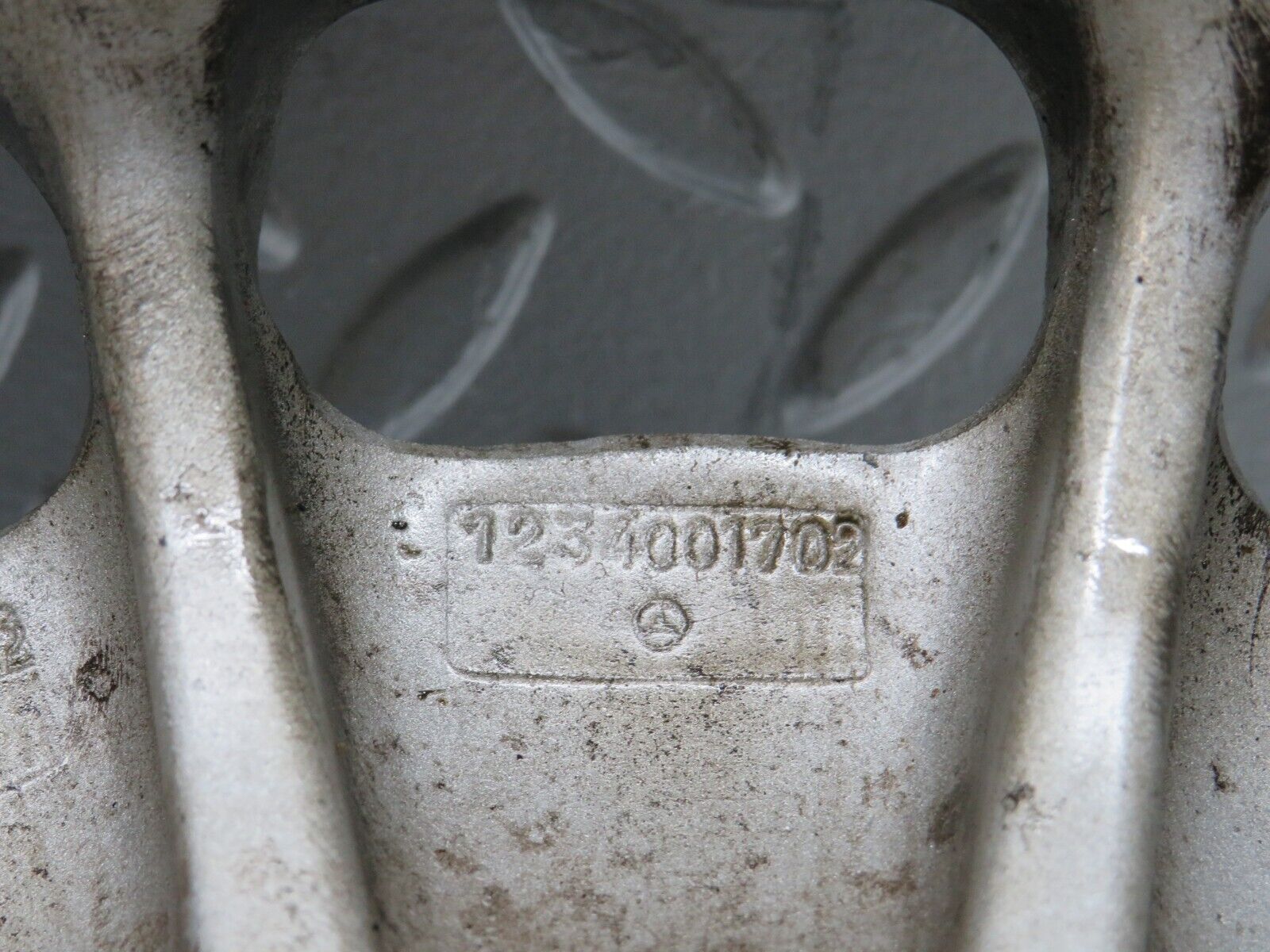 29620 Mercedes-Benz W123 Alloy Wheel Set Mexican Hat 5.5Jx14H2 ET30 1234001702