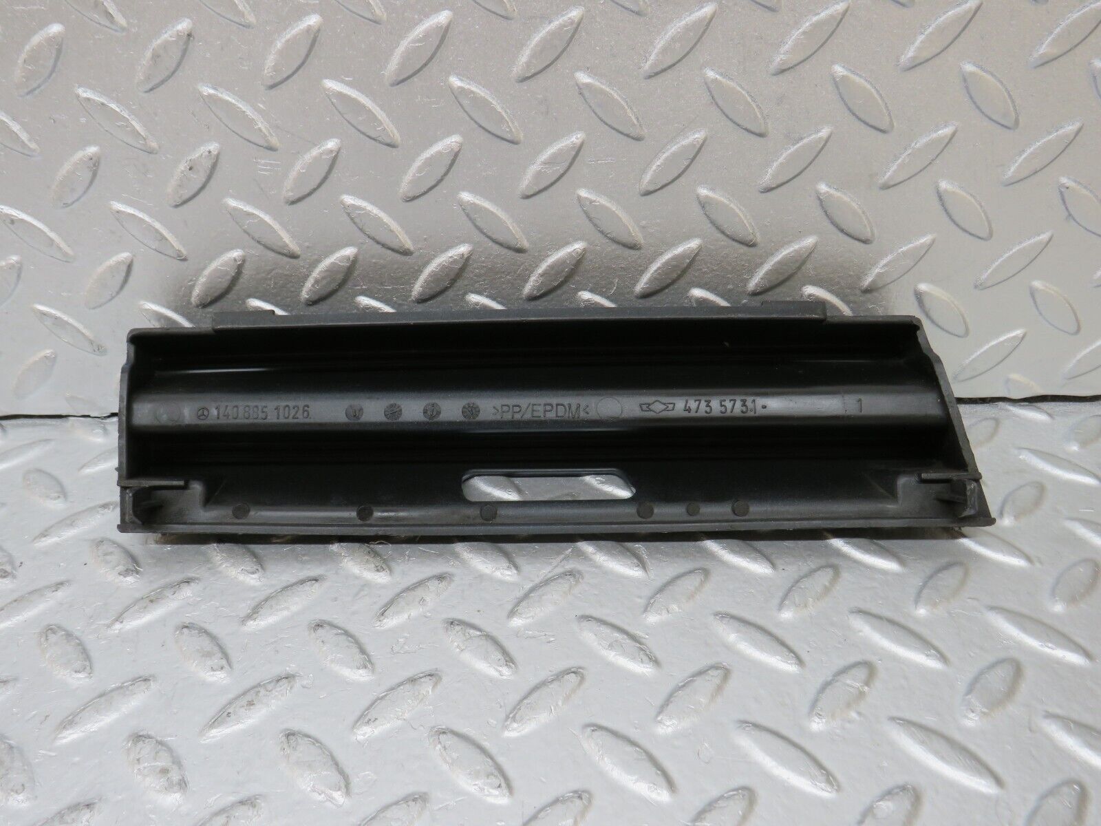 35315 Mercedes-Benz W140 Front Bumper Tow Hook Cover Grill 1408851026