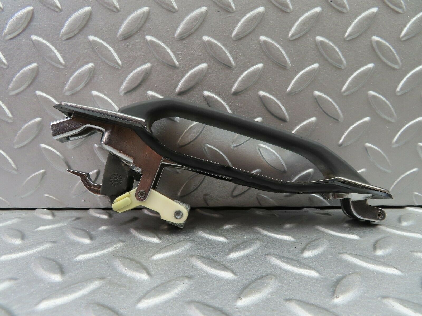 6075 Mercedes-Benz W126 380SE Exterior Door Handle Rear Left 1267600059