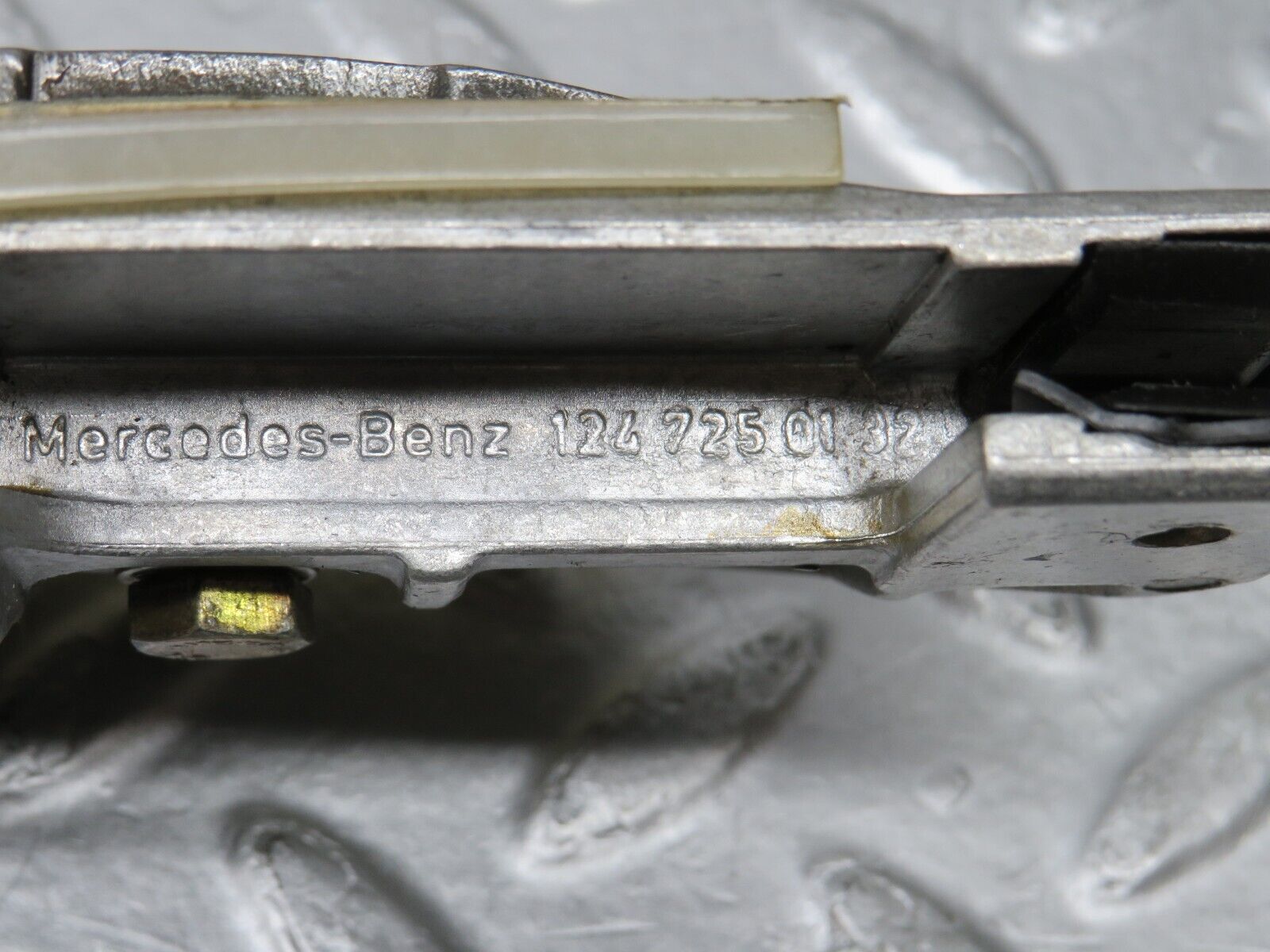 38356 Mercedes-Benz R129 280SL Coupe Door Window Guide Bracket 1247250132 1247250232