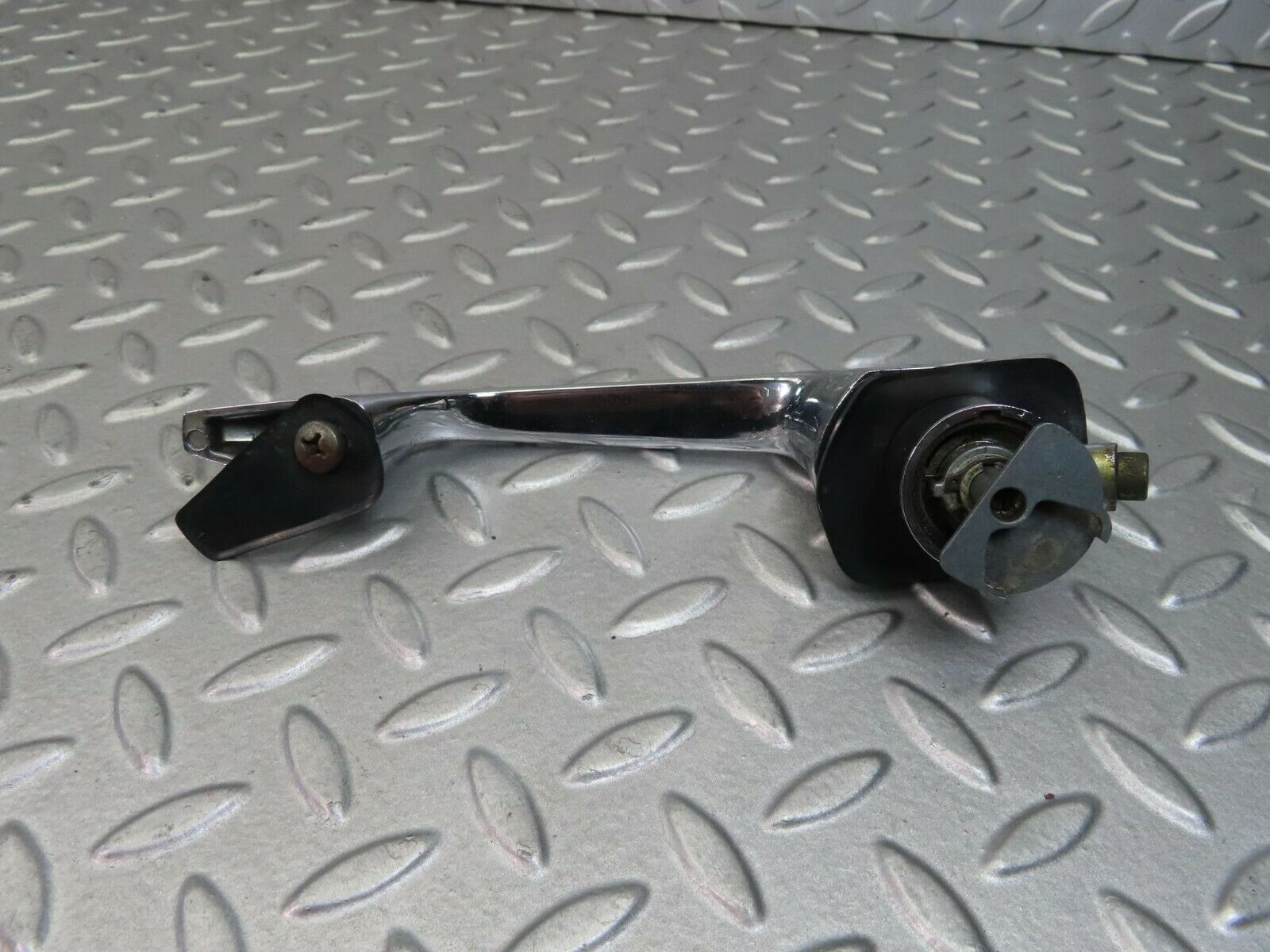 8764 Mercedes-Benz W108 Chrome Door Handle Front Right No Key 1087660801