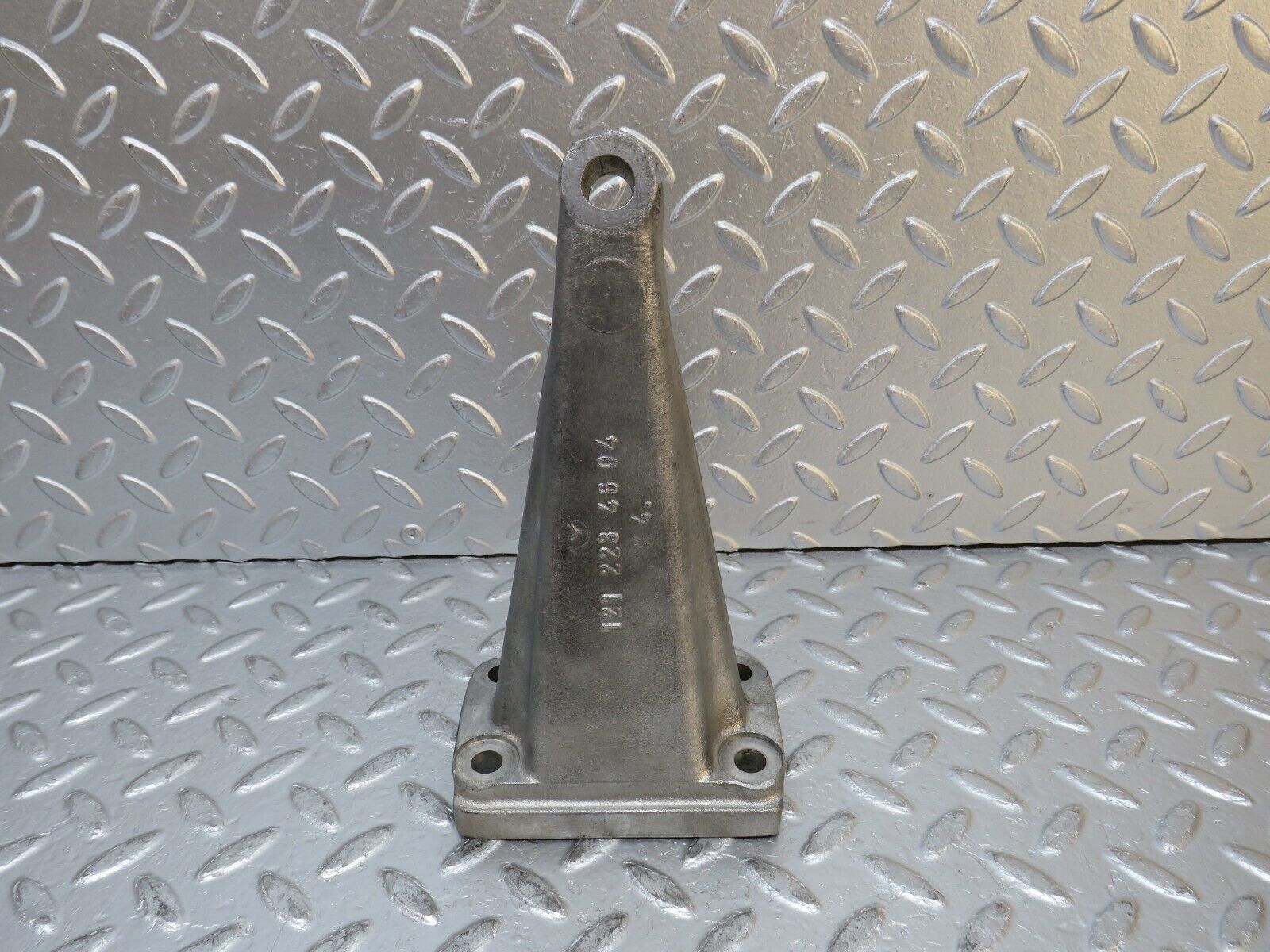 0314 Mercedes-Benz W110 Engine Mount Bracket 1212234604