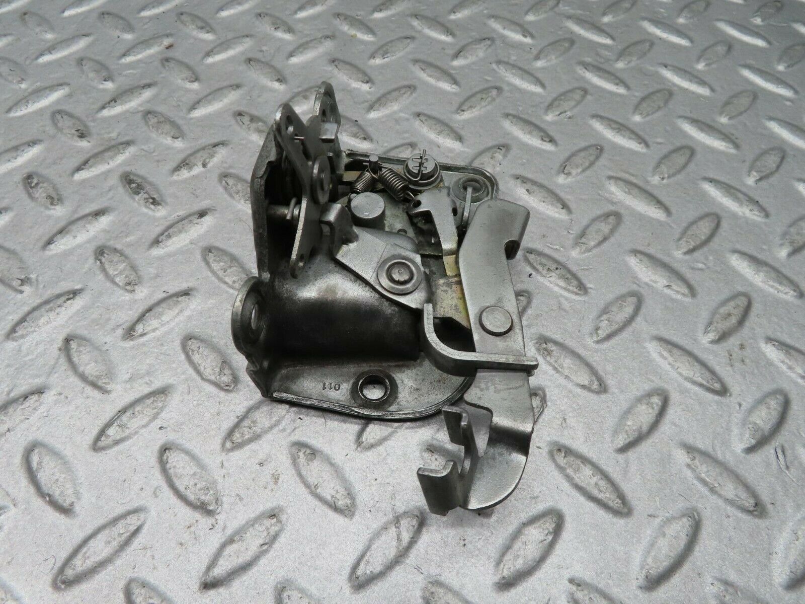 16636 Mercedes-Benz C107 380SLC Right Door Lock Mechanism
