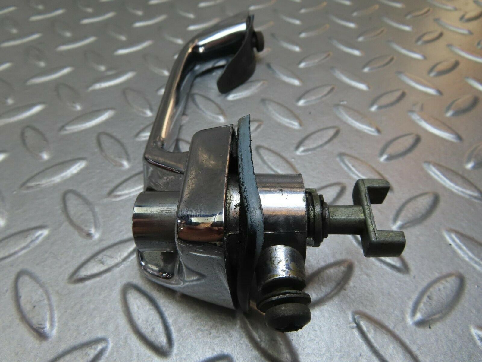 8733 Mercedes-Benz W115 Chrome Door Handle Front Left No Key 1157660801