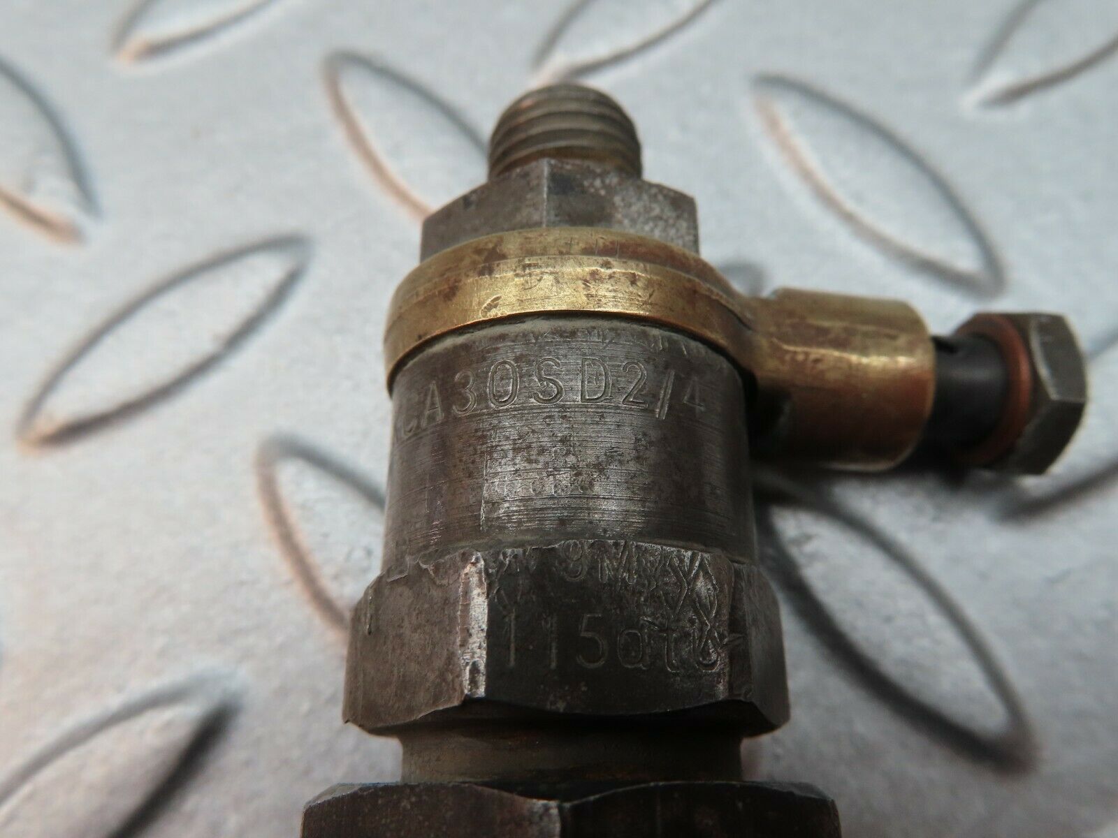 3686 Mercedes-Benz W120 PONTON Diesel Fuel Injetcor Bosch KCA30SD2/4